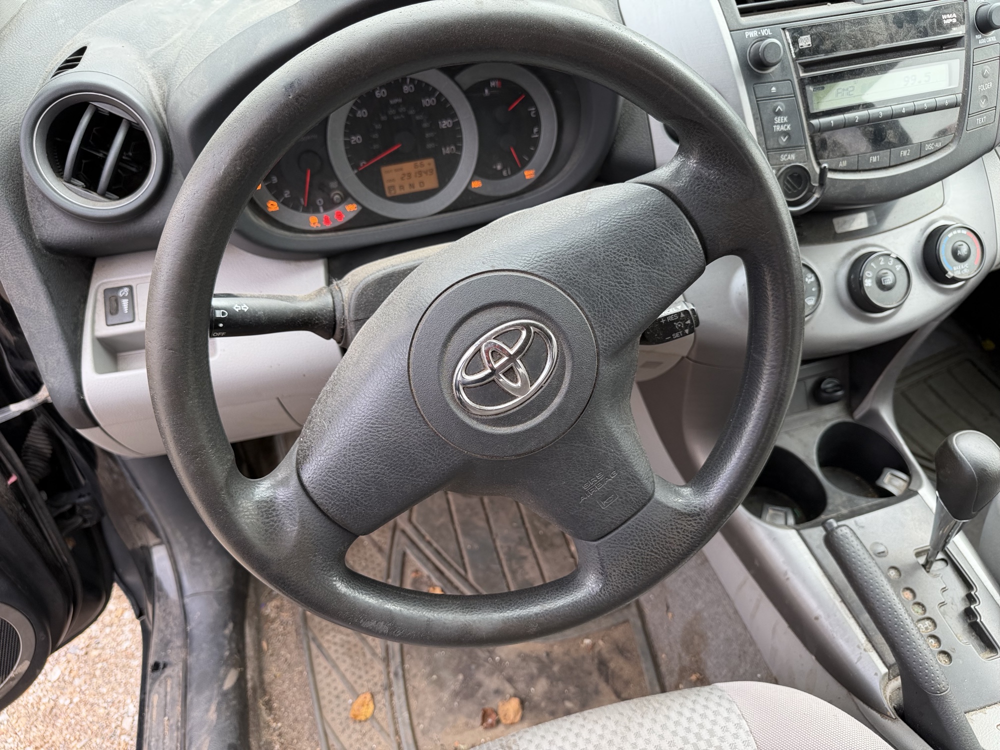 2007 toyota rav4 base-i4-2wd with 291949 miles for sale near Elk River, Minnesota 106586_36_steering_wheel.jpg