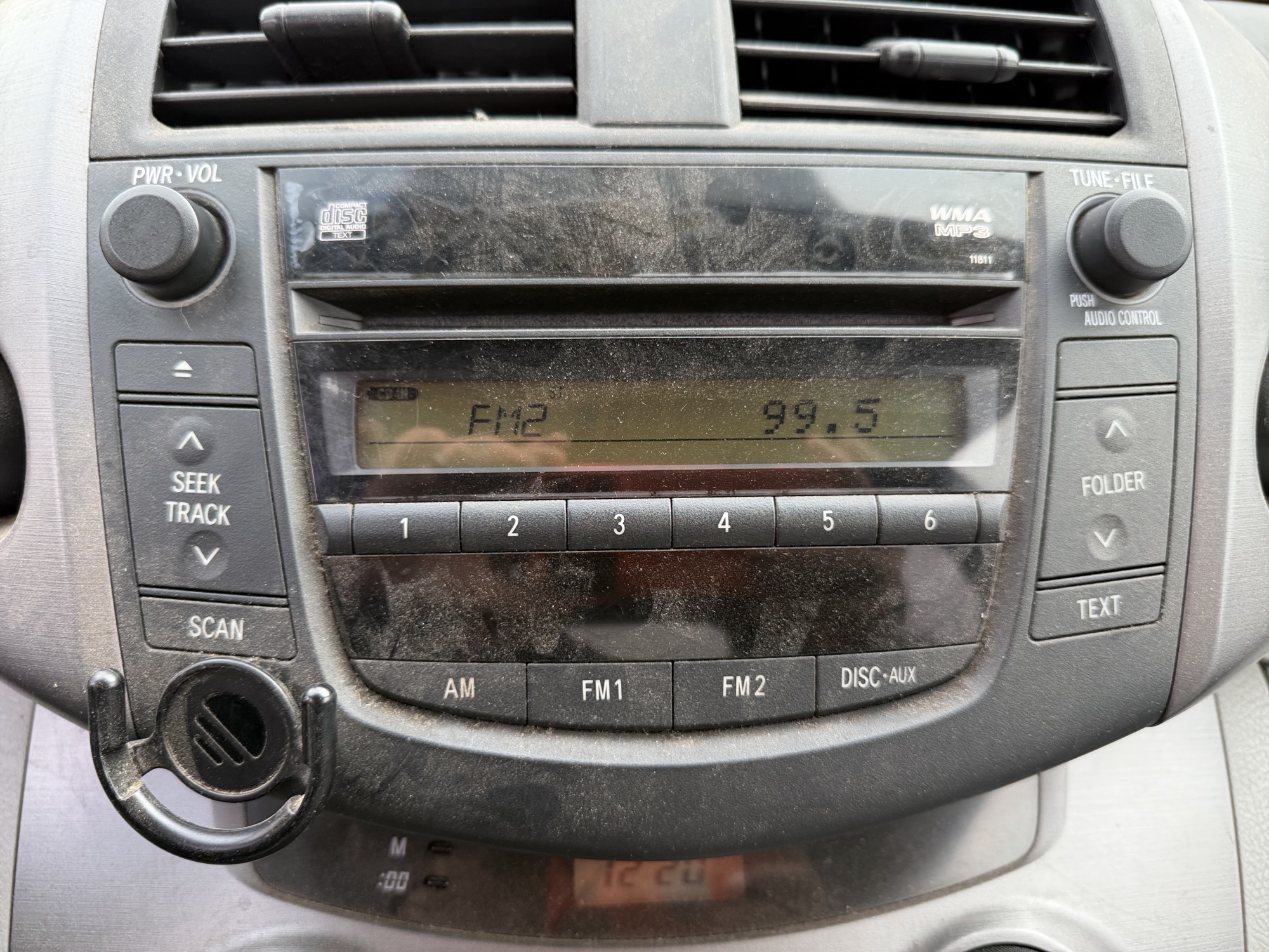 2007 toyota rav4 base-i4-2wd with 291949 miles for sale near Elk River, Minnesota 106586_39_radio_closeup.jpg