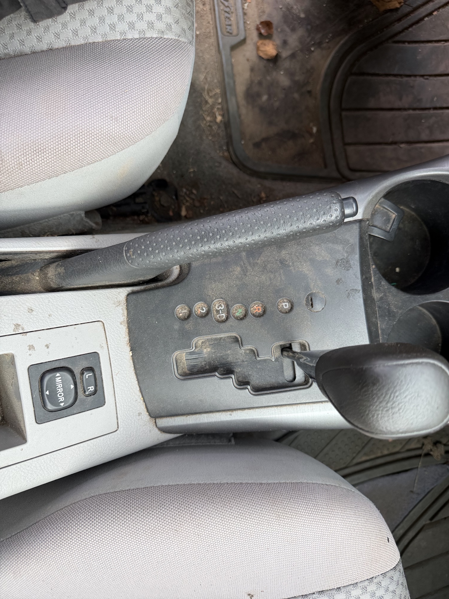 2007 toyota rav4 base-i4-2wd with 291949 miles for sale near Elk River, Minnesota 106586_41_shifter.jpg