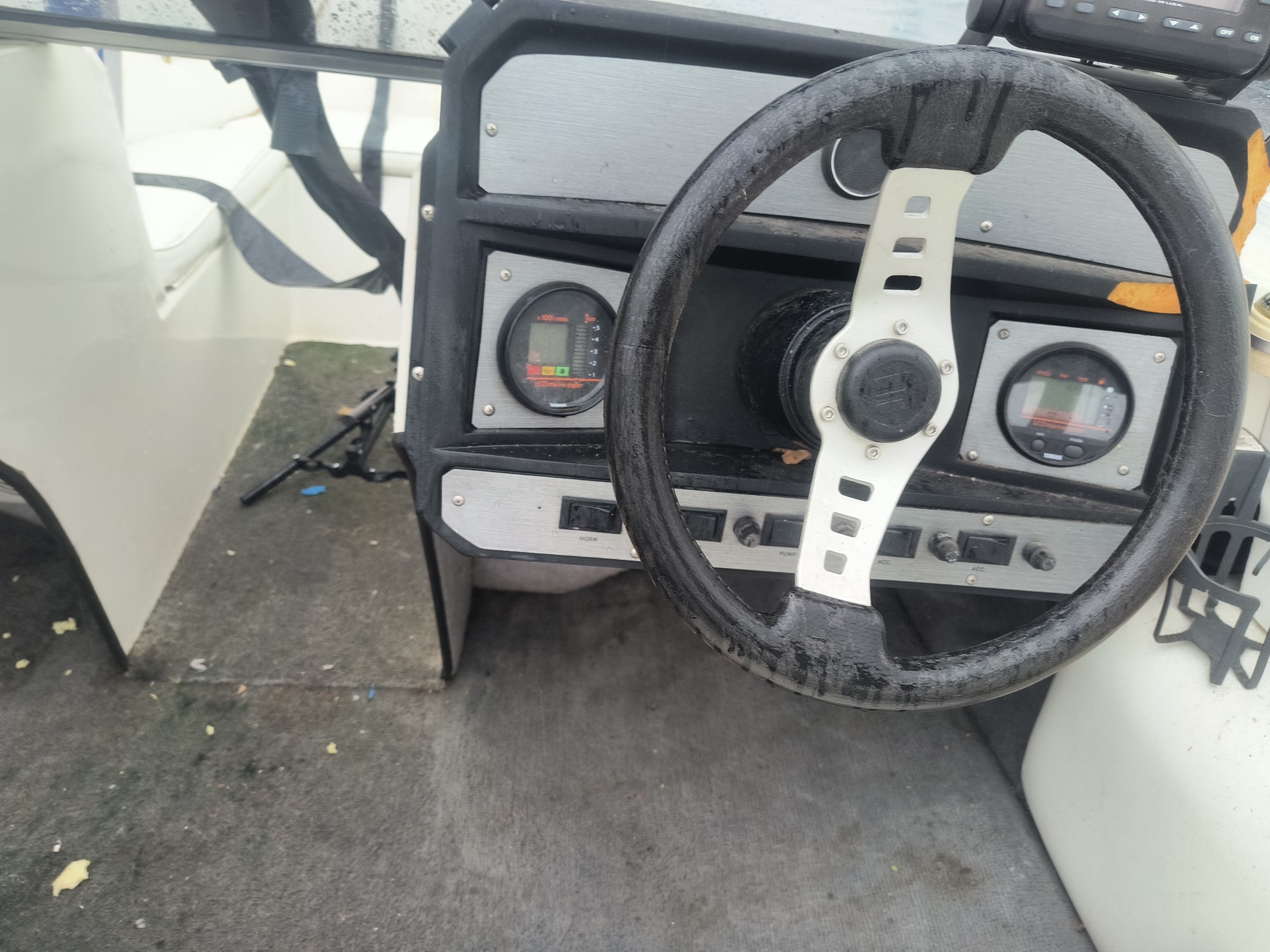 1989 mirrocraft sierra for sale near Elk River, Minnesota 106588_37_left_of_steering_wheel.jpg