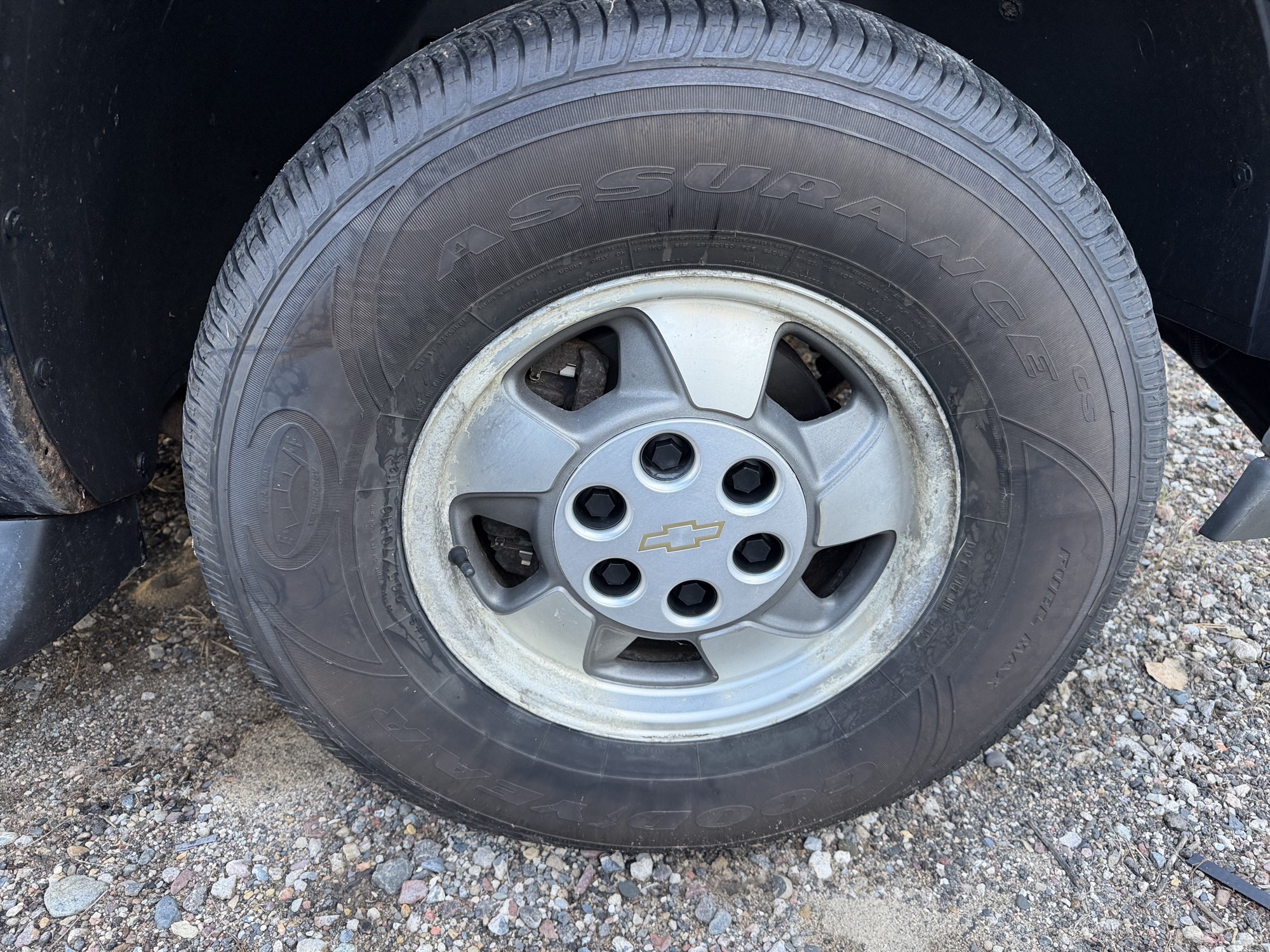 2003 chevrolet tahoe 4wd with 168168 miles for sale near Elk River, Minnesota 106589_15_front_pass_wheel.jpg