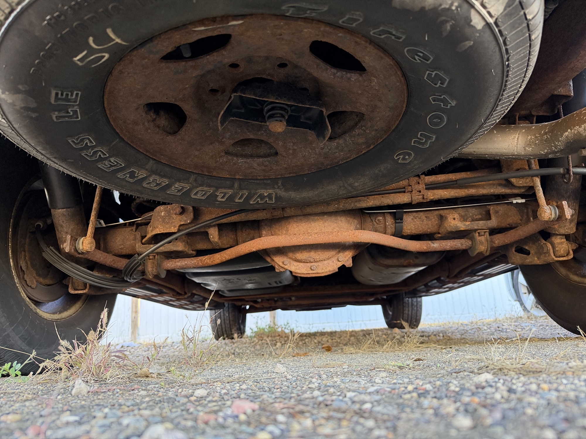 2003 chevrolet tahoe 4wd with 168168 miles for sale near Elk River, Minnesota 106589_19_undercar_rear.jpg