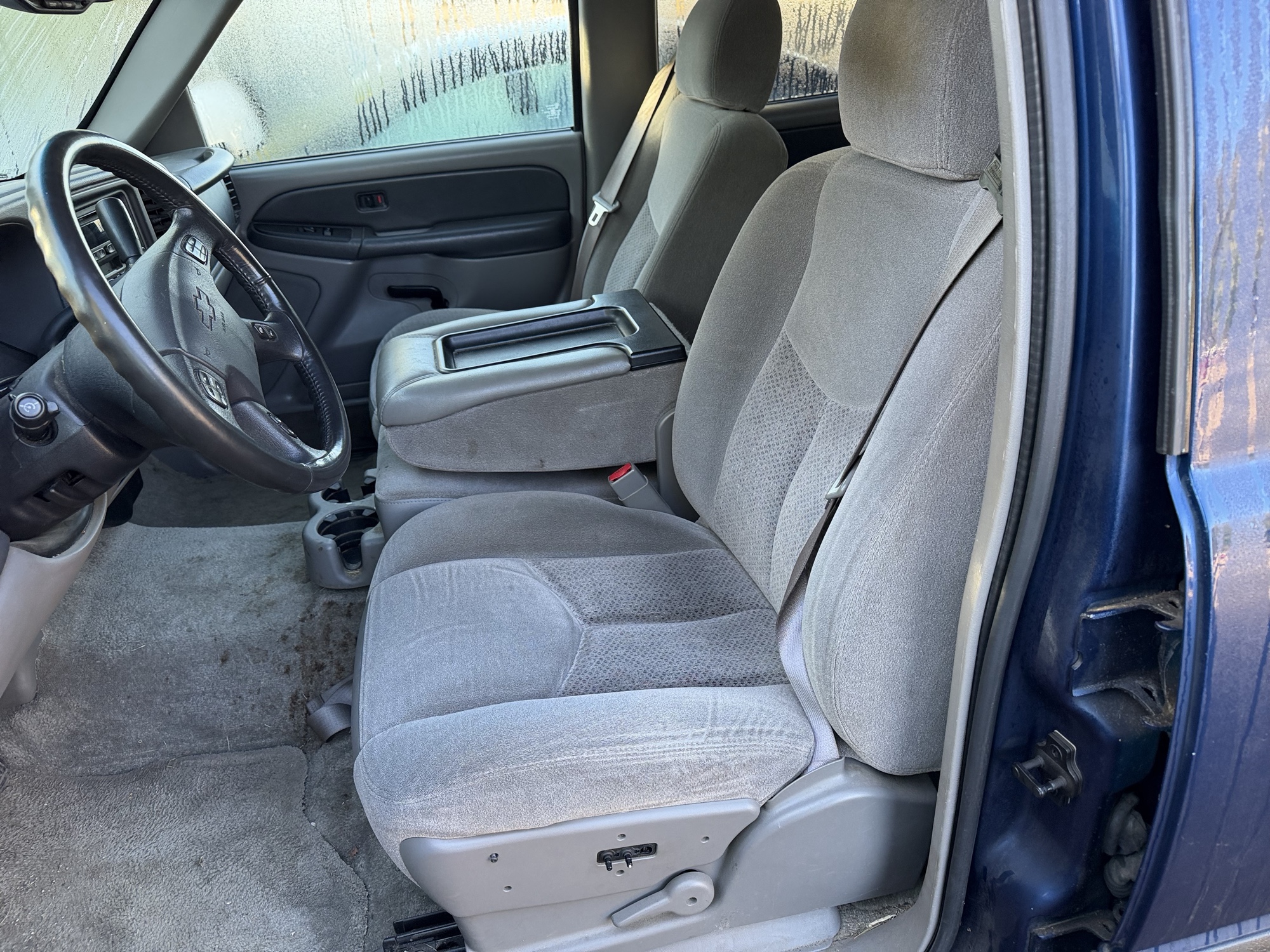 2003 chevrolet tahoe 4wd with 168168 miles for sale near Elk River, Minnesota 106589_22_driver_seat.jpg