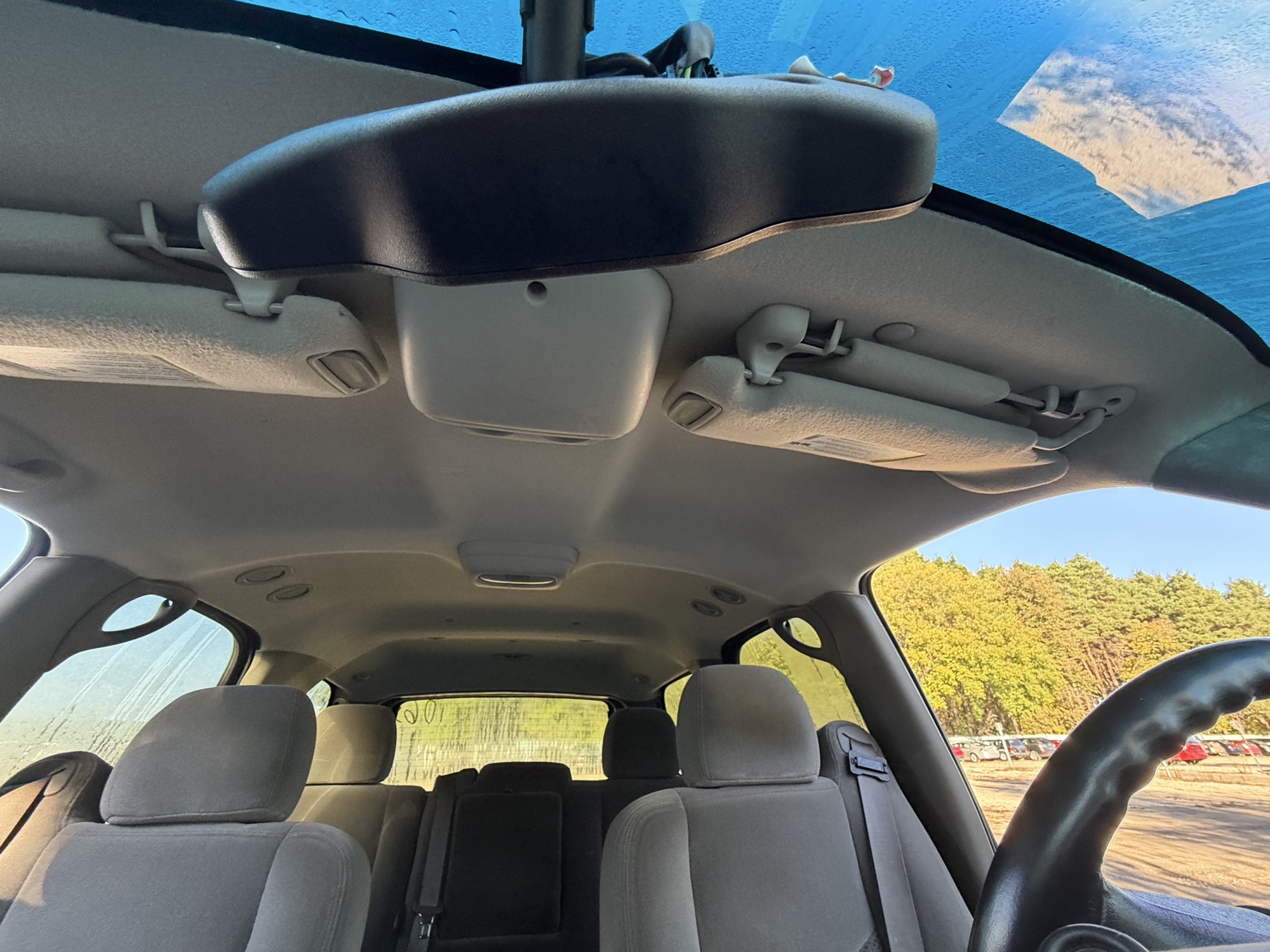 2003 chevrolet tahoe 4wd with 168168 miles for sale near Elk River, Minnesota 106589_35_headliner_sunroof.jpg