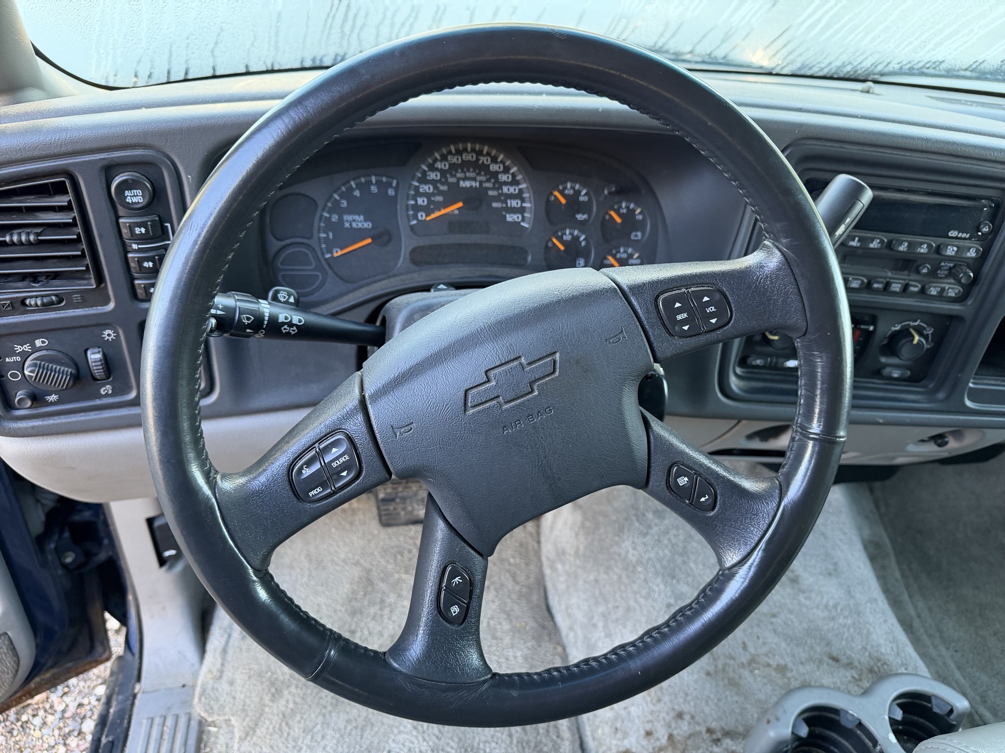 2003 chevrolet tahoe 4wd with 168168 miles for sale near Elk River, Minnesota 106589_36_steering_wheel.jpg