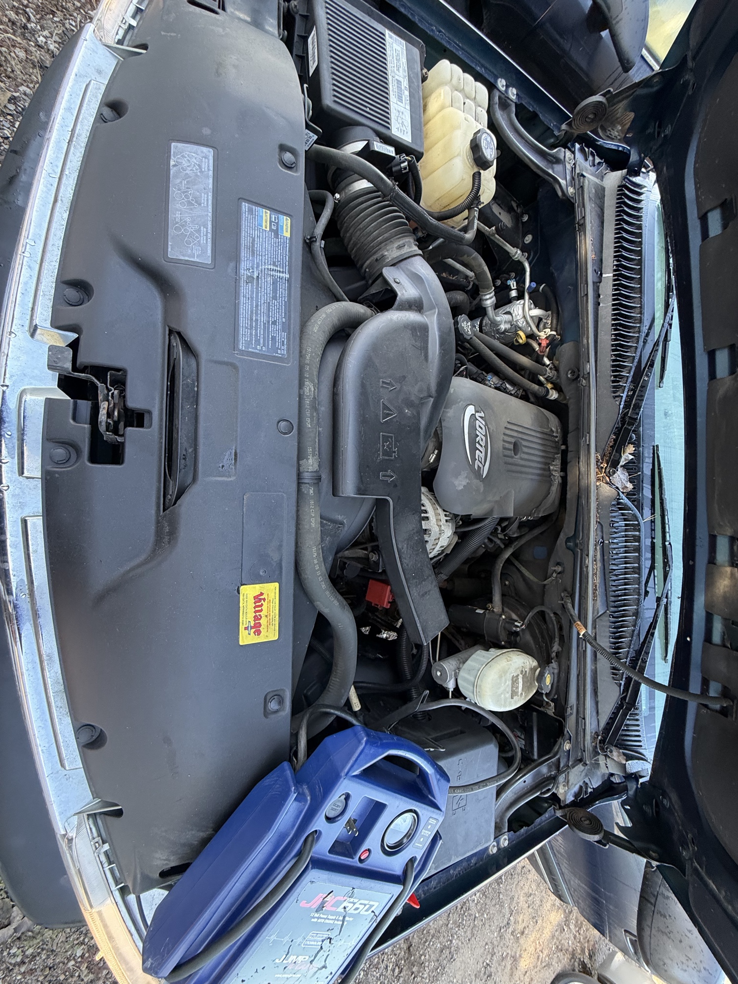 2003 chevrolet tahoe 4wd with 168168 miles for sale near Elk River, Minnesota 106589_49_engine_bay.jpg