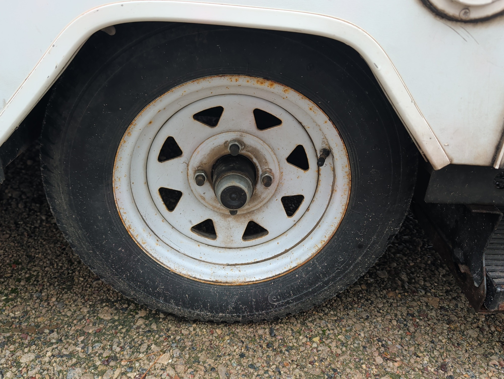 1999 jayco unknown - for sale near Elk River, Minnesota 106590_12_drv_front_wheel.jpg