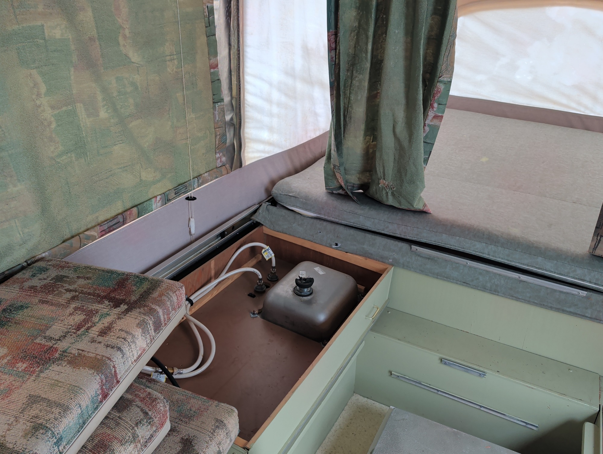 1999 jayco unknown - for sale near Elk River, Minnesota 106590_23_driver_door_panel.jpg