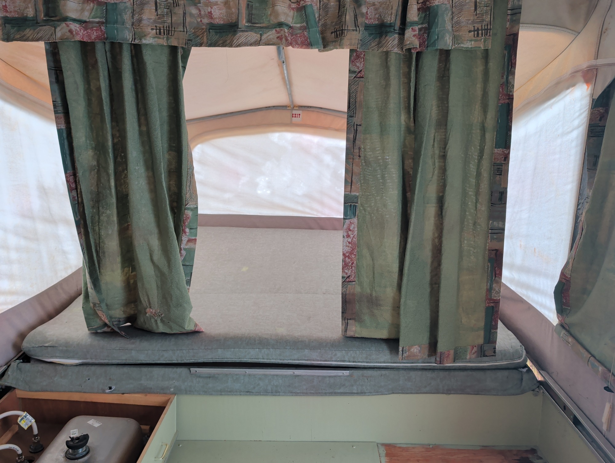 1999 jayco unknown - for sale near Elk River, Minnesota 106590_24_drv_rear_seat.jpg