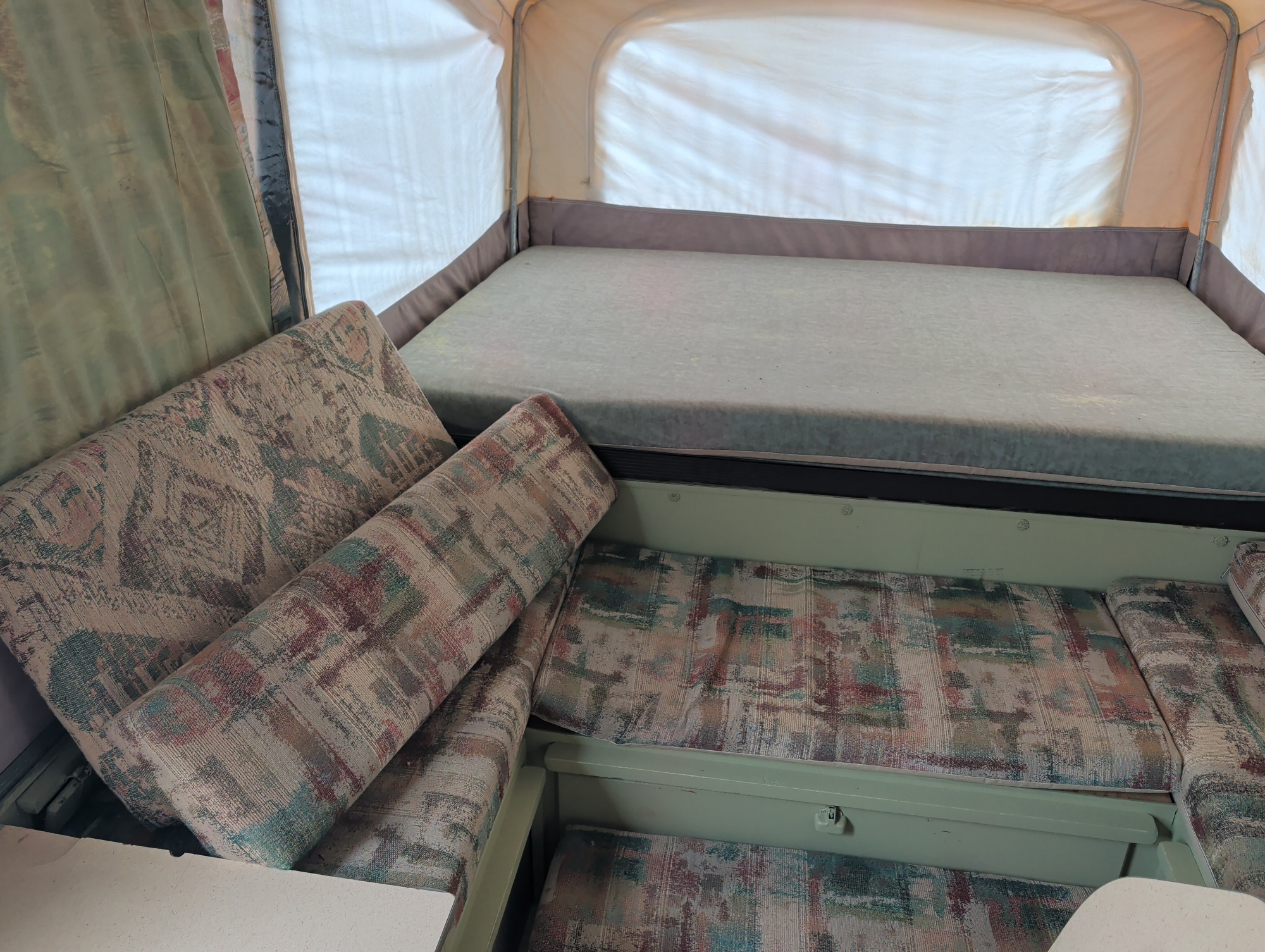 1999 jayco unknown - for sale near Elk River, Minnesota 106590_28_pass_rear_seat.jpg