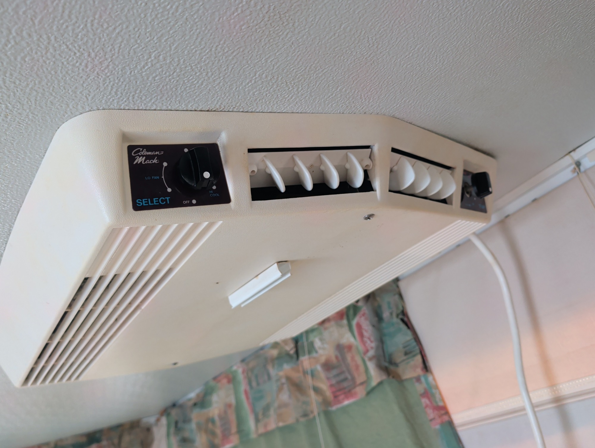 1999 jayco unknown - for sale near Elk River, Minnesota 106590_31_passenger_seat.jpg