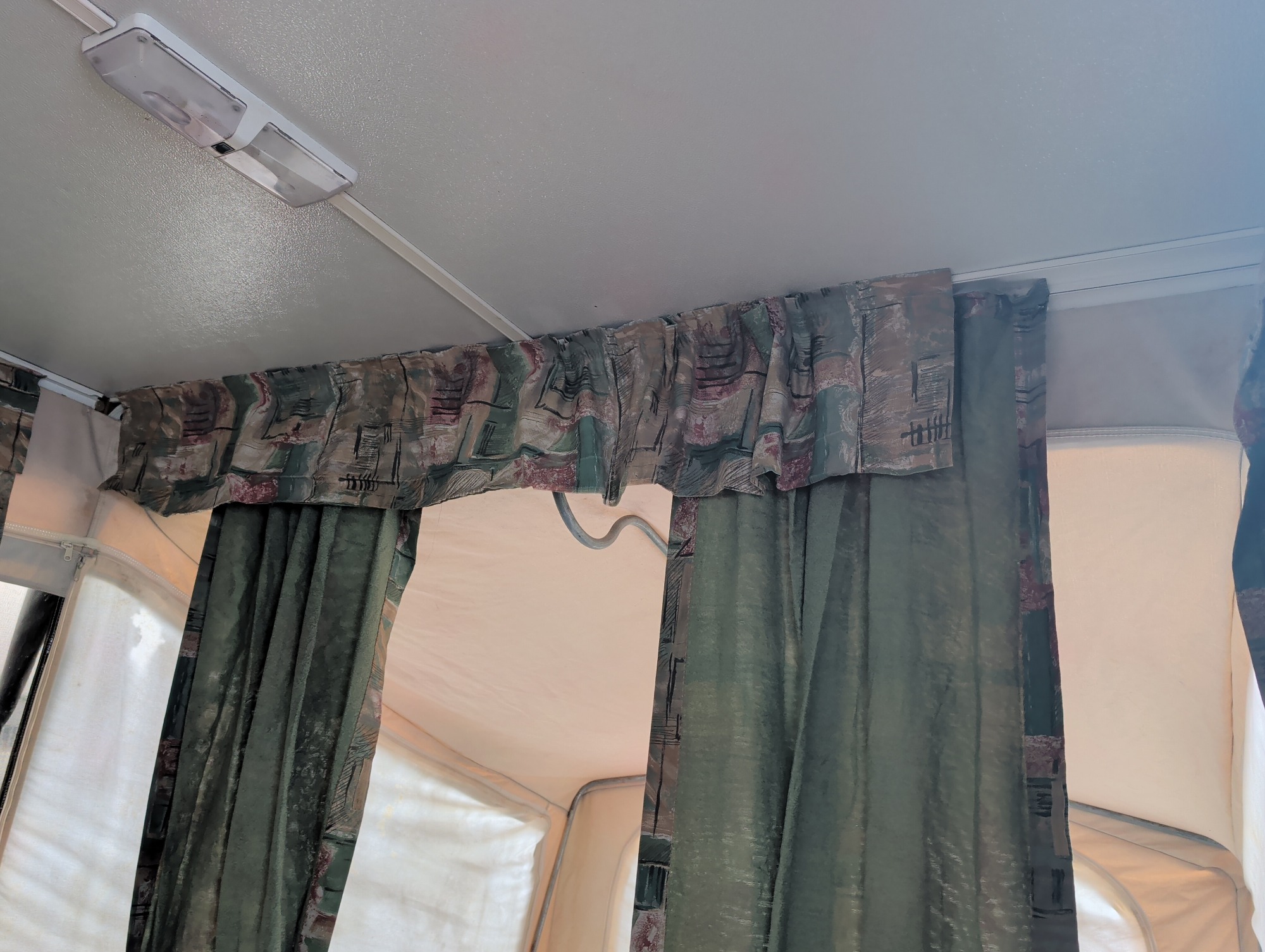 1999 jayco unknown - for sale near Elk River, Minnesota 106590_35_headliner_sunroof.jpg