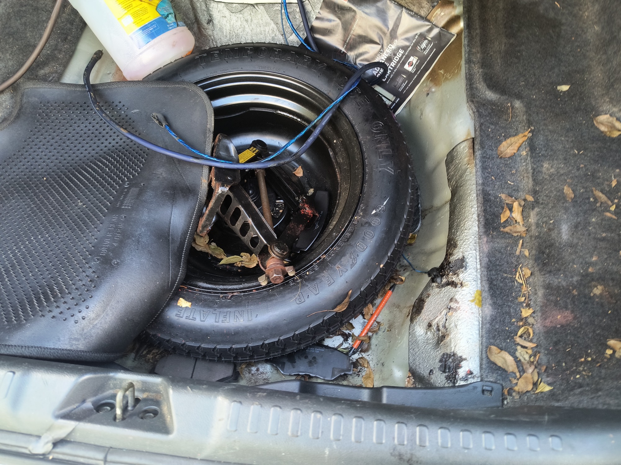 2003 honda accord lx-sedan-at for sale near Elk River, Minnesota 106591_27_spare_tire.jpg