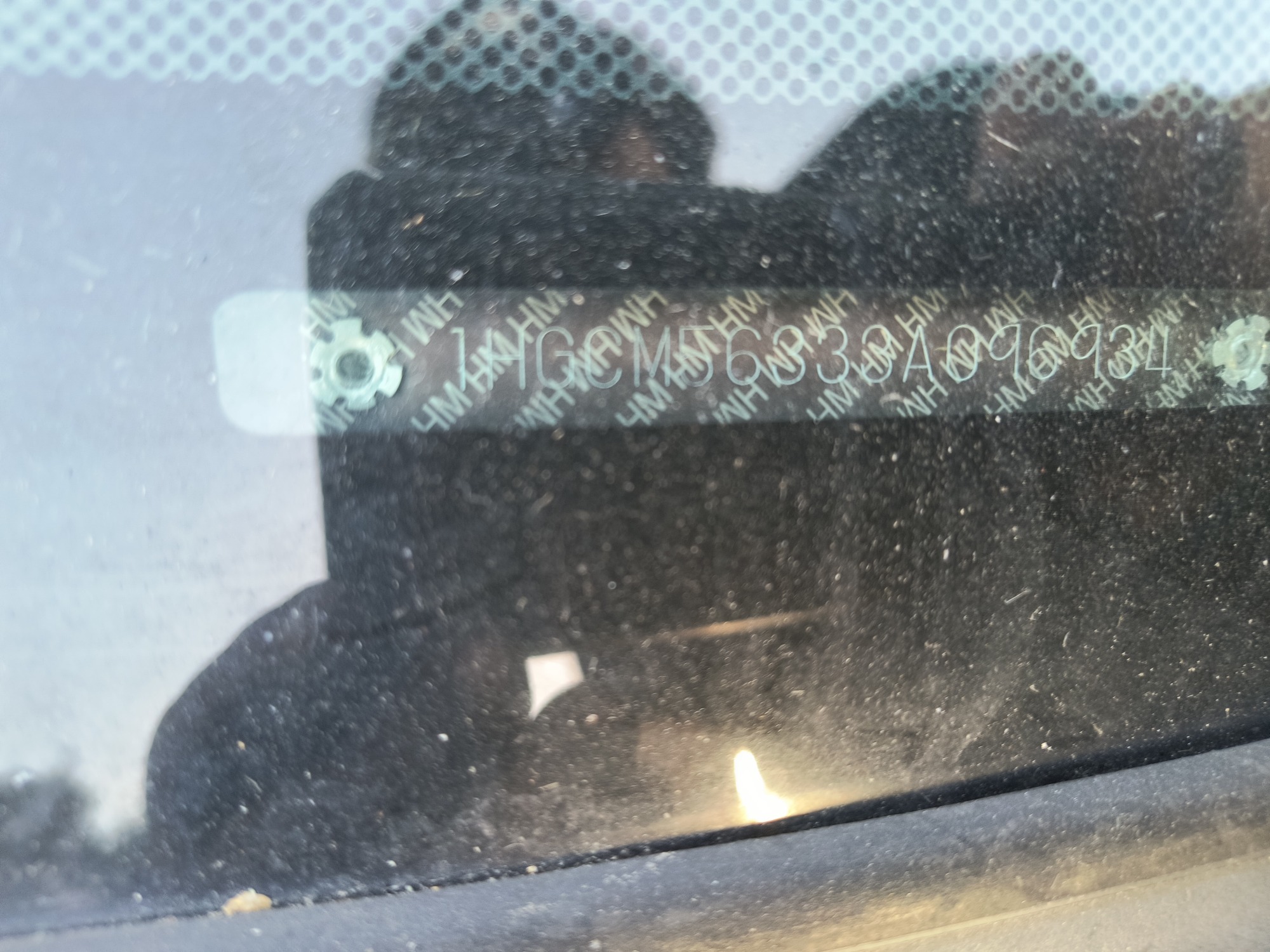 2003 honda accord lx-sedan-at for sale near Elk River, Minnesota 106591_48_windshield_vin_plate.jpg
