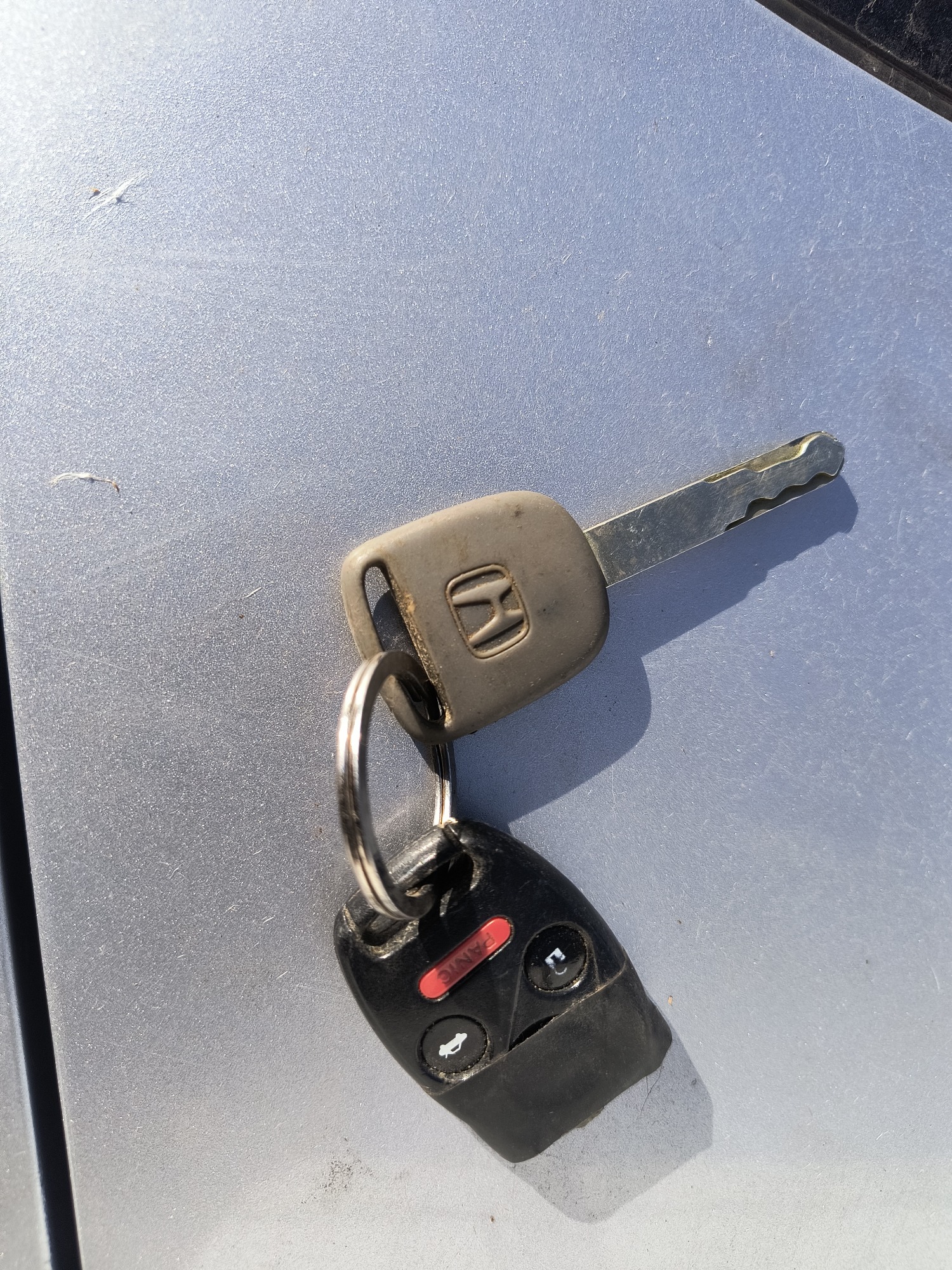 2003 honda accord lx-sedan-at for sale near Elk River, Minnesota 106591_51_keys.jpg