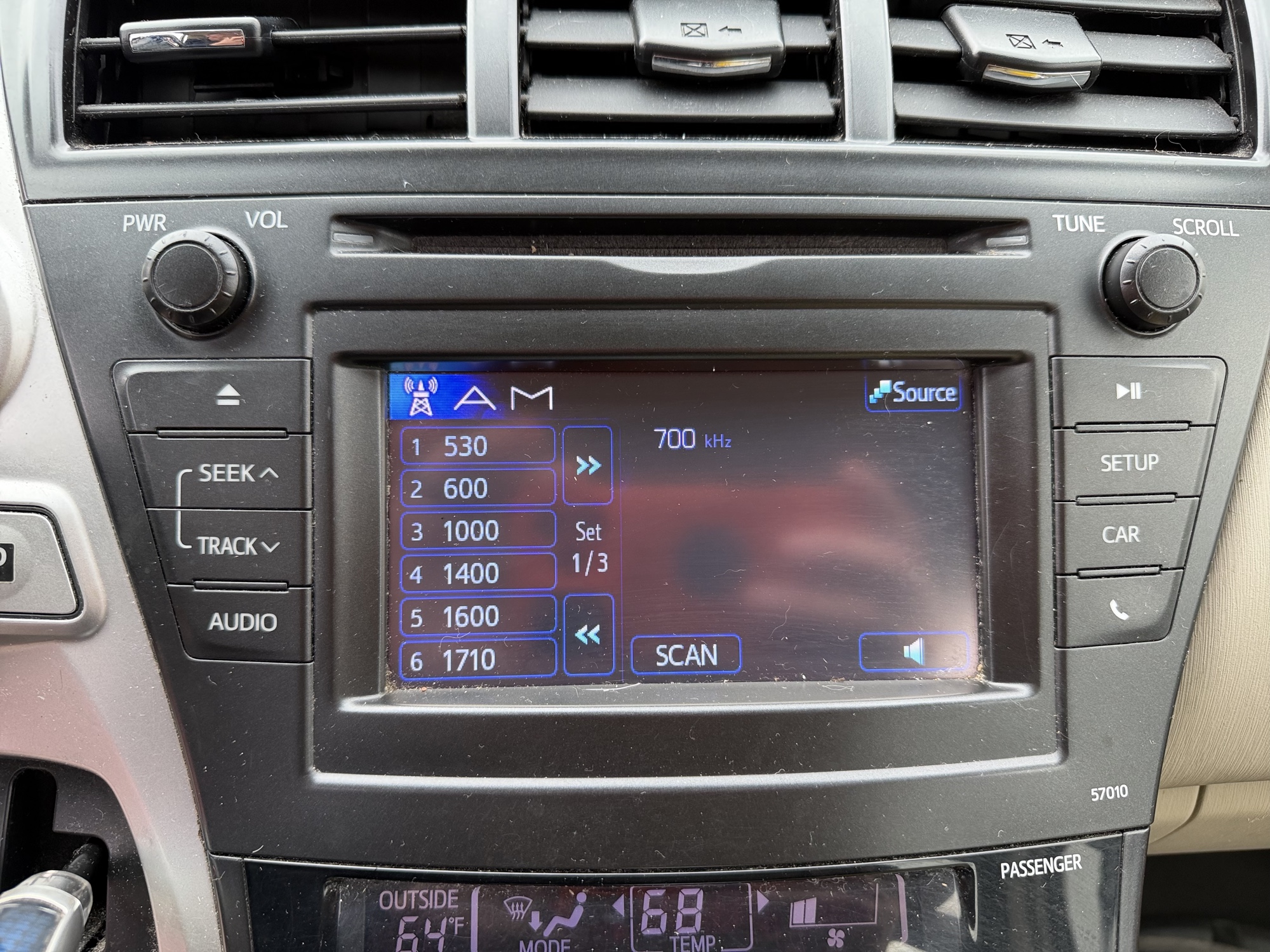 2014 toyota prius-v three with 202610 miles for sale near Elk River, Minnesota 106593_39_radio_closeup.jpg