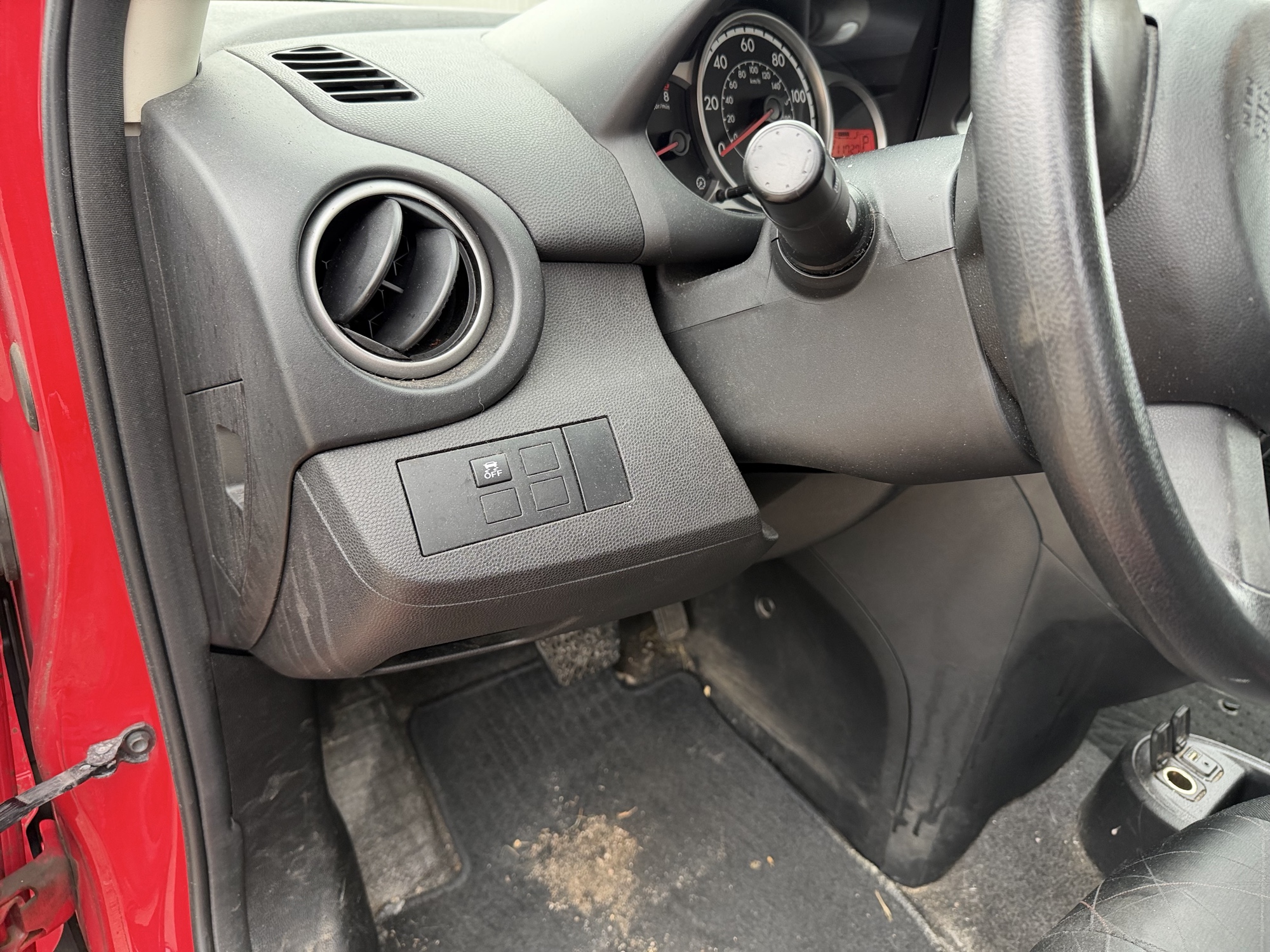 2013 mazda mazda2 sport with 211727 miles for sale near Elk River, Minnesota 106595_37_left_of_steering_wheel.jpg