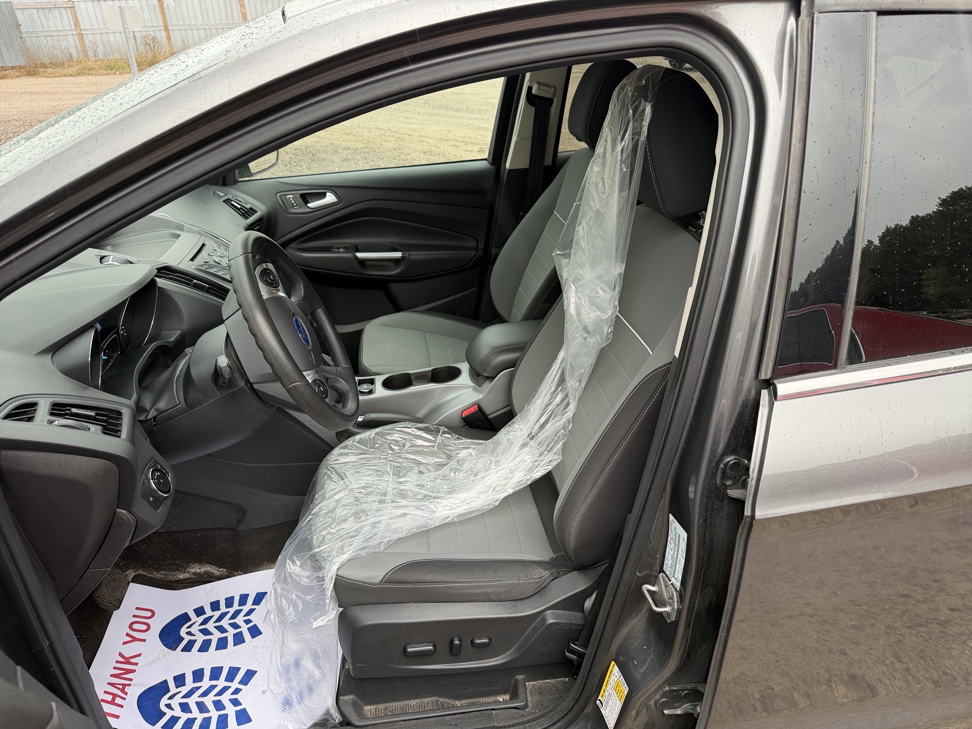 2014 ford escape se-4wd with 182383 miles for sale near Elk River, Minnesota 106596_22_driver_seat.jpg