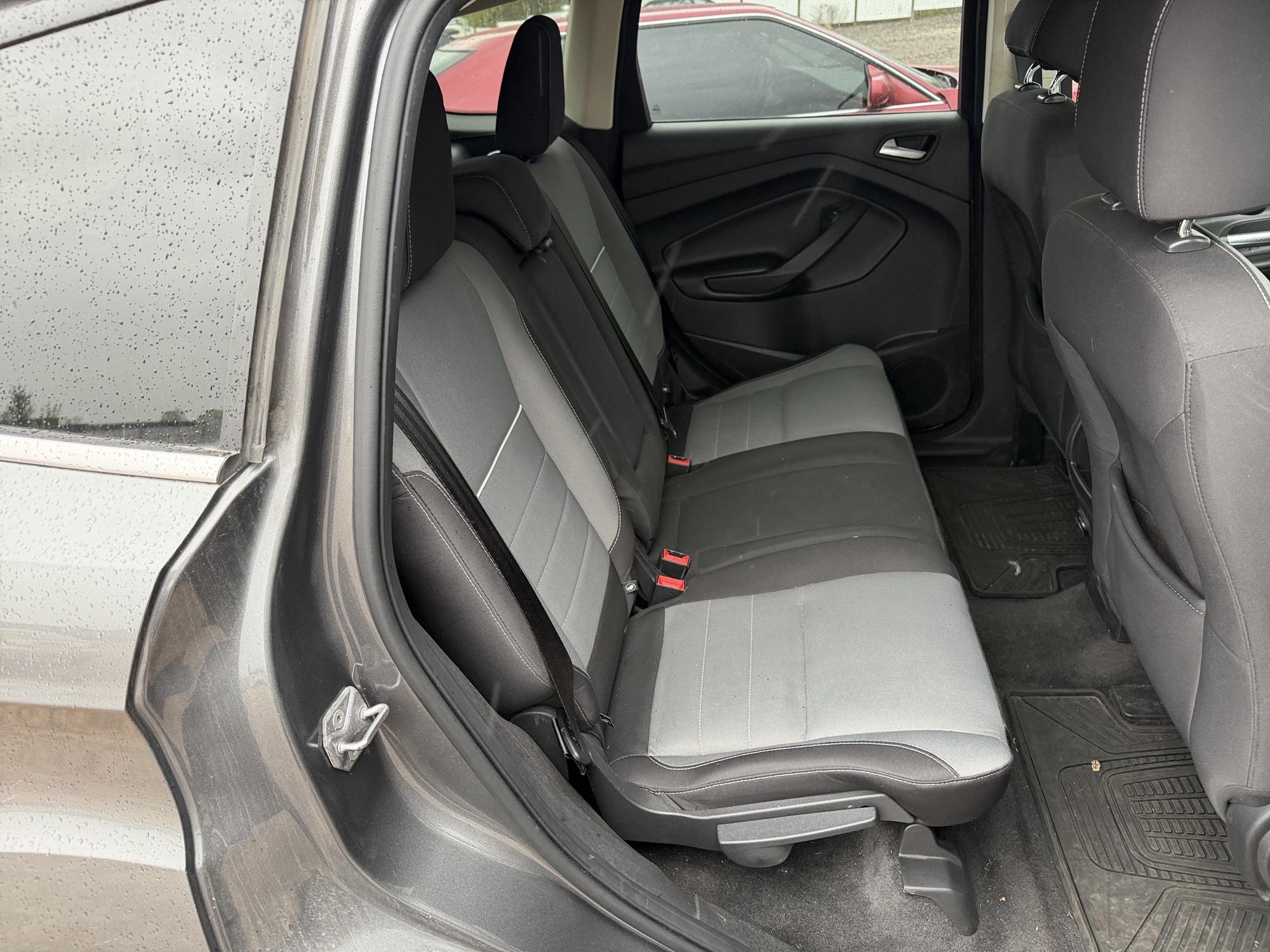 2014 ford escape se-4wd with 182383 miles for sale near Elk River, Minnesota 106596_28_pass_rear_seat.jpg