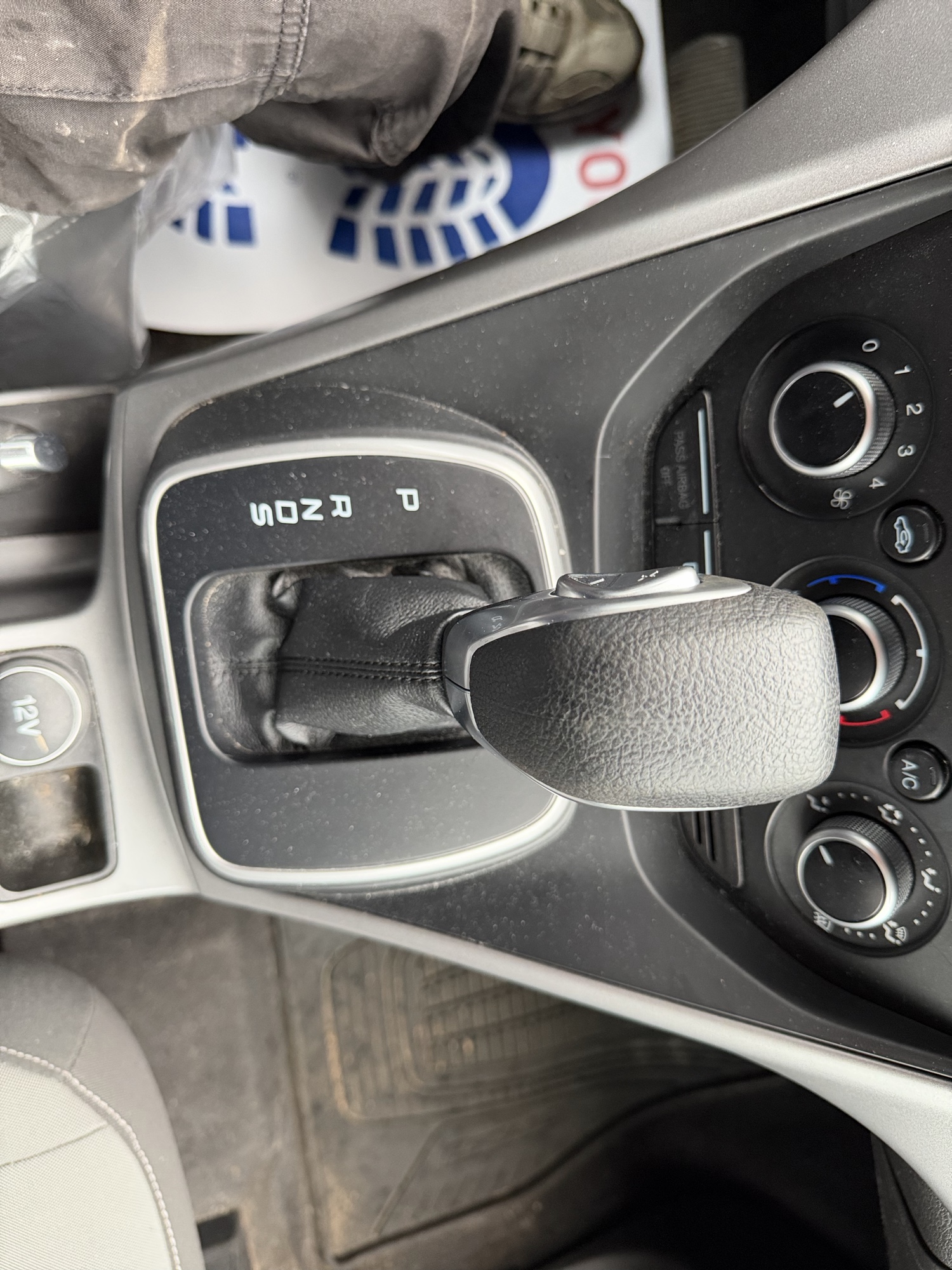 2014 ford escape se-4wd with 182383 miles for sale near Elk River, Minnesota 106596_41_shifter.jpg