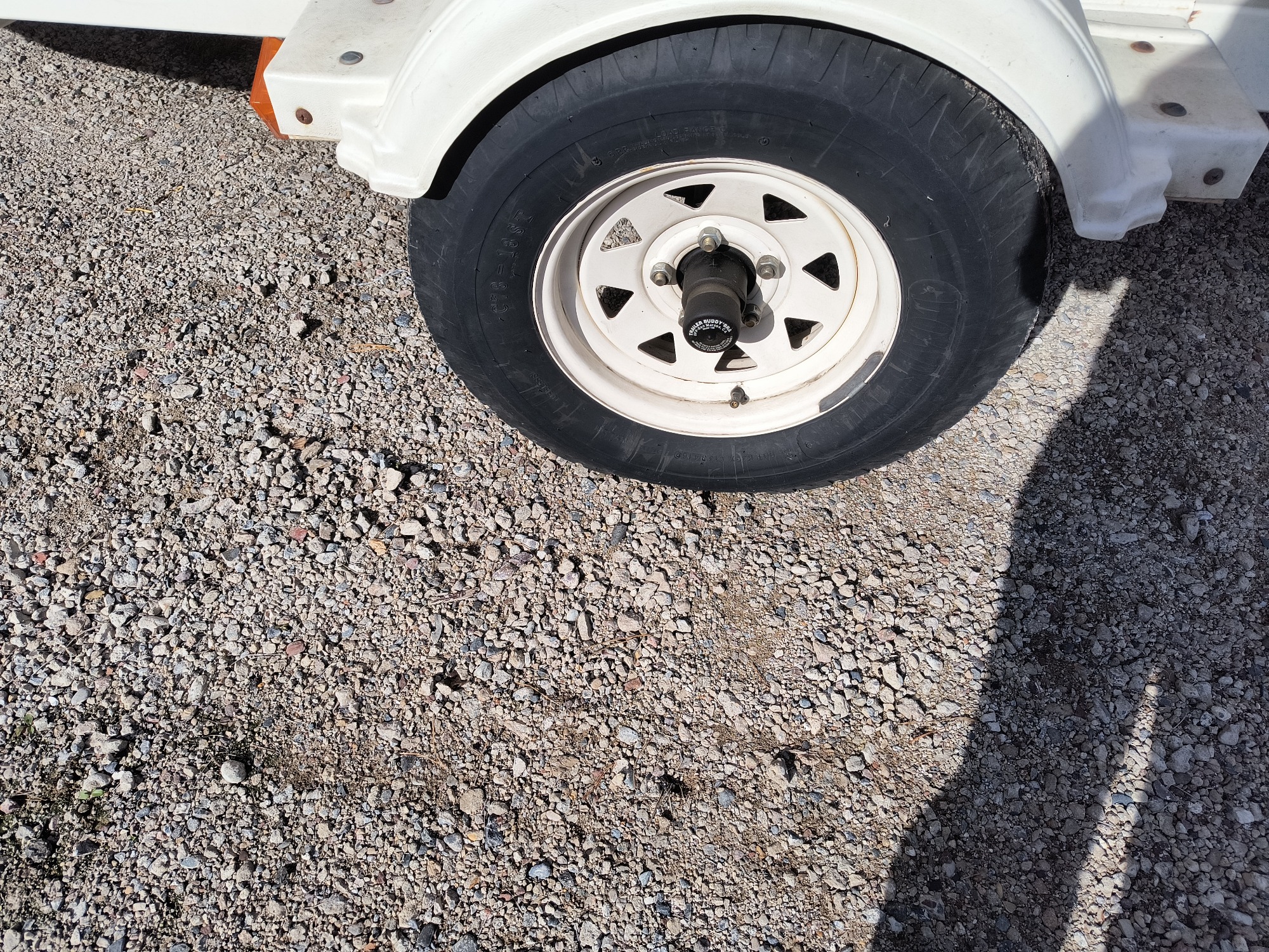 1998 crestliner 1750-sf for sale near Elk River, Minnesota 106597_12_drv_front_wheel.jpg