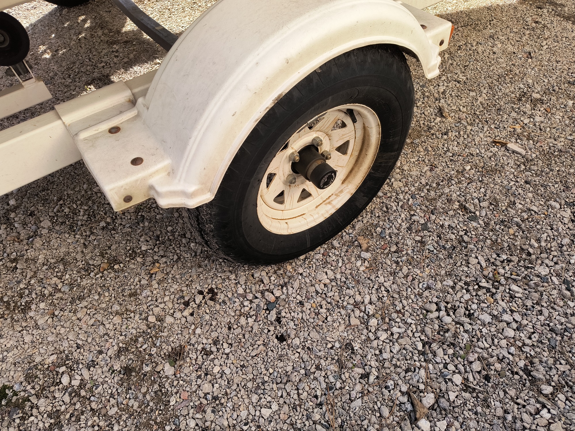 1998 crestliner 1750-sf for sale near Elk River, Minnesota 106597_14_rear_pass_wheel.jpg