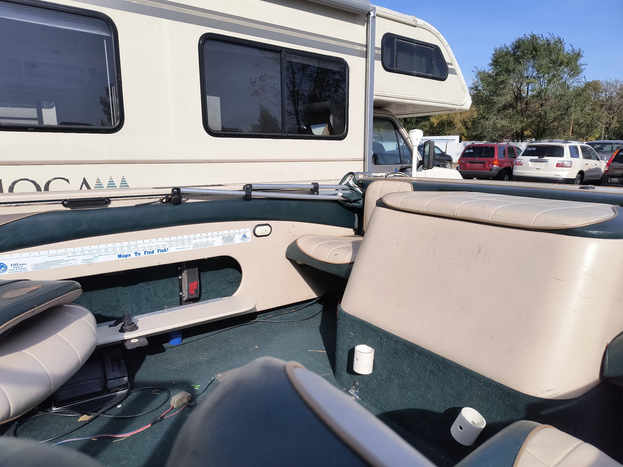 1998 crestliner 1750-sf for sale near Elk River, Minnesota 106597_24_drv_rear_seat.jpg