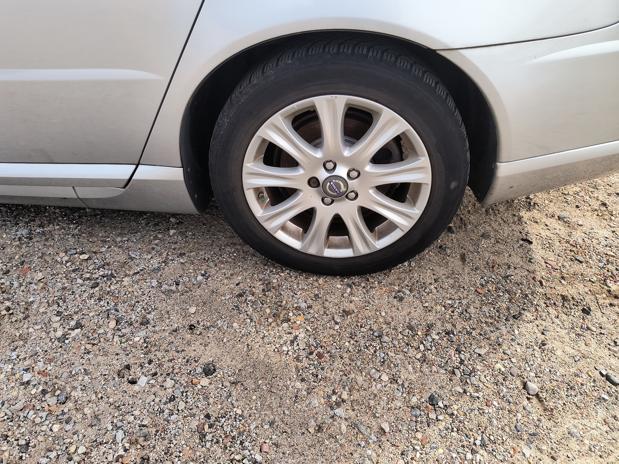 2009 volvo s80 3.2 with 216843 miles for sale near Elk River, Minnesota 106599_13_rear_drv_wheel.jpg