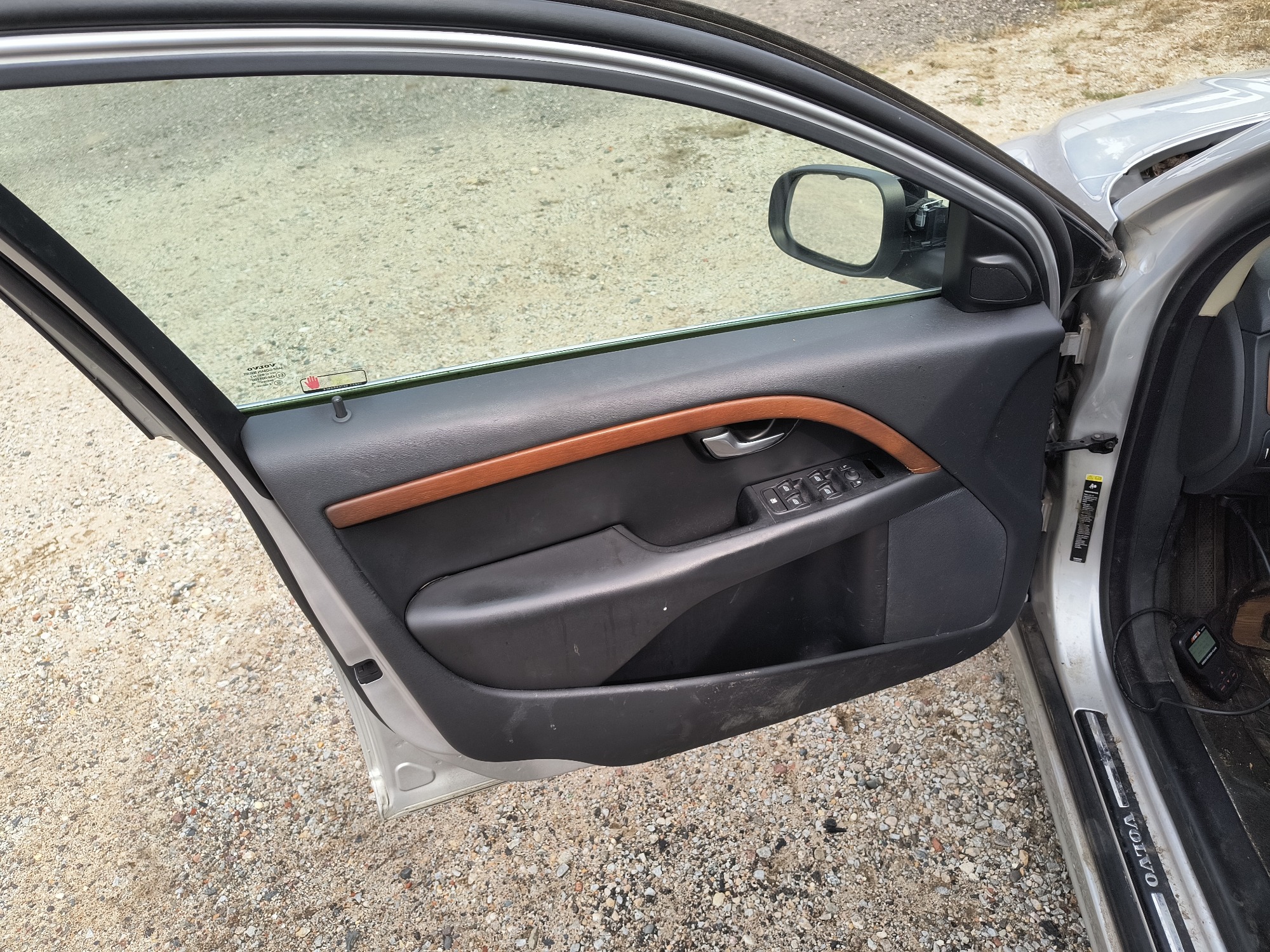 2009 volvo s80 3.2 with 216843 miles for sale near Elk River, Minnesota 106599_23_driver_door_panel.jpg