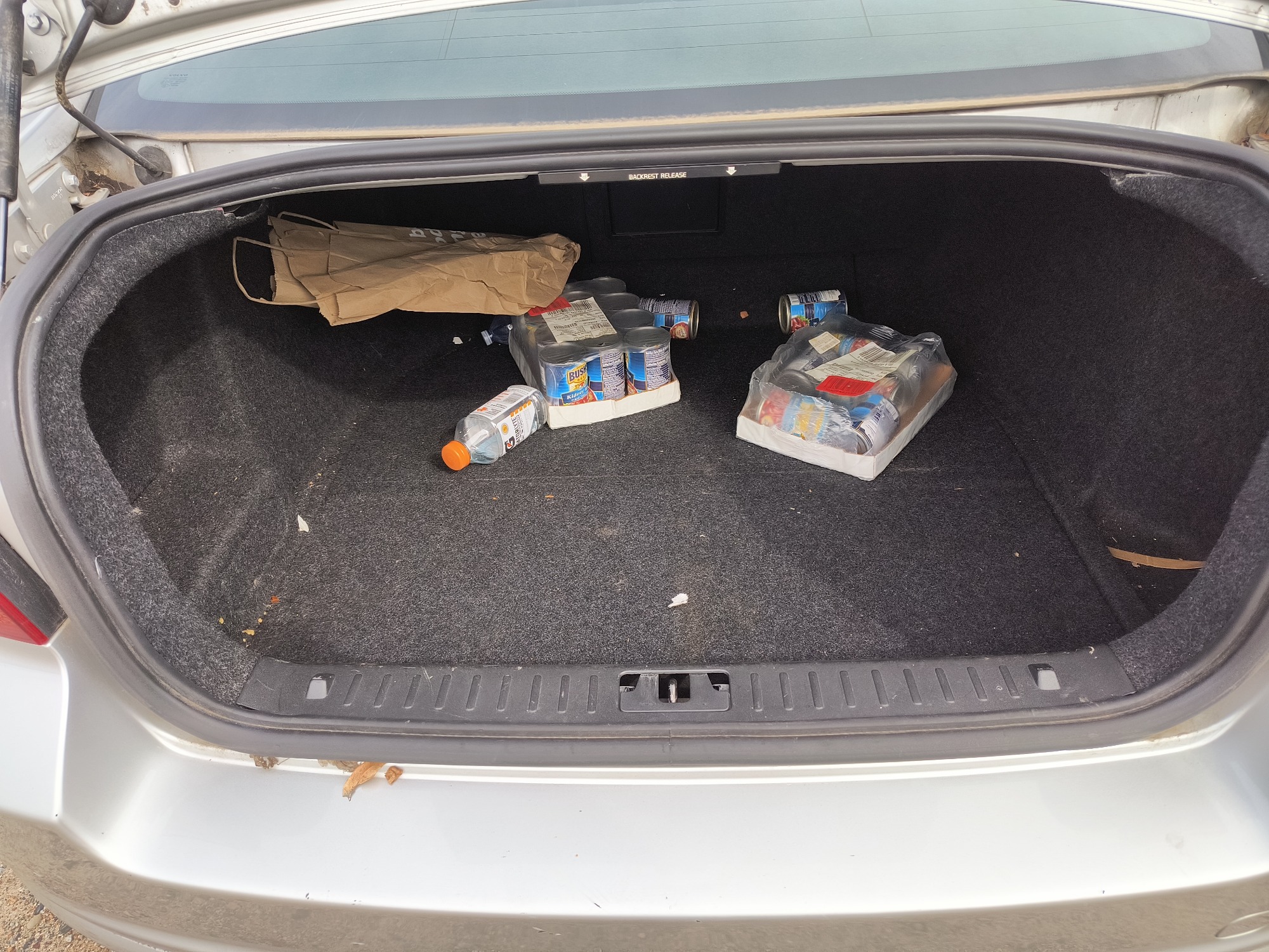 2009 volvo s80 3.2 with 216843 miles for sale near Elk River, Minnesota 106599_26_trunk.jpg