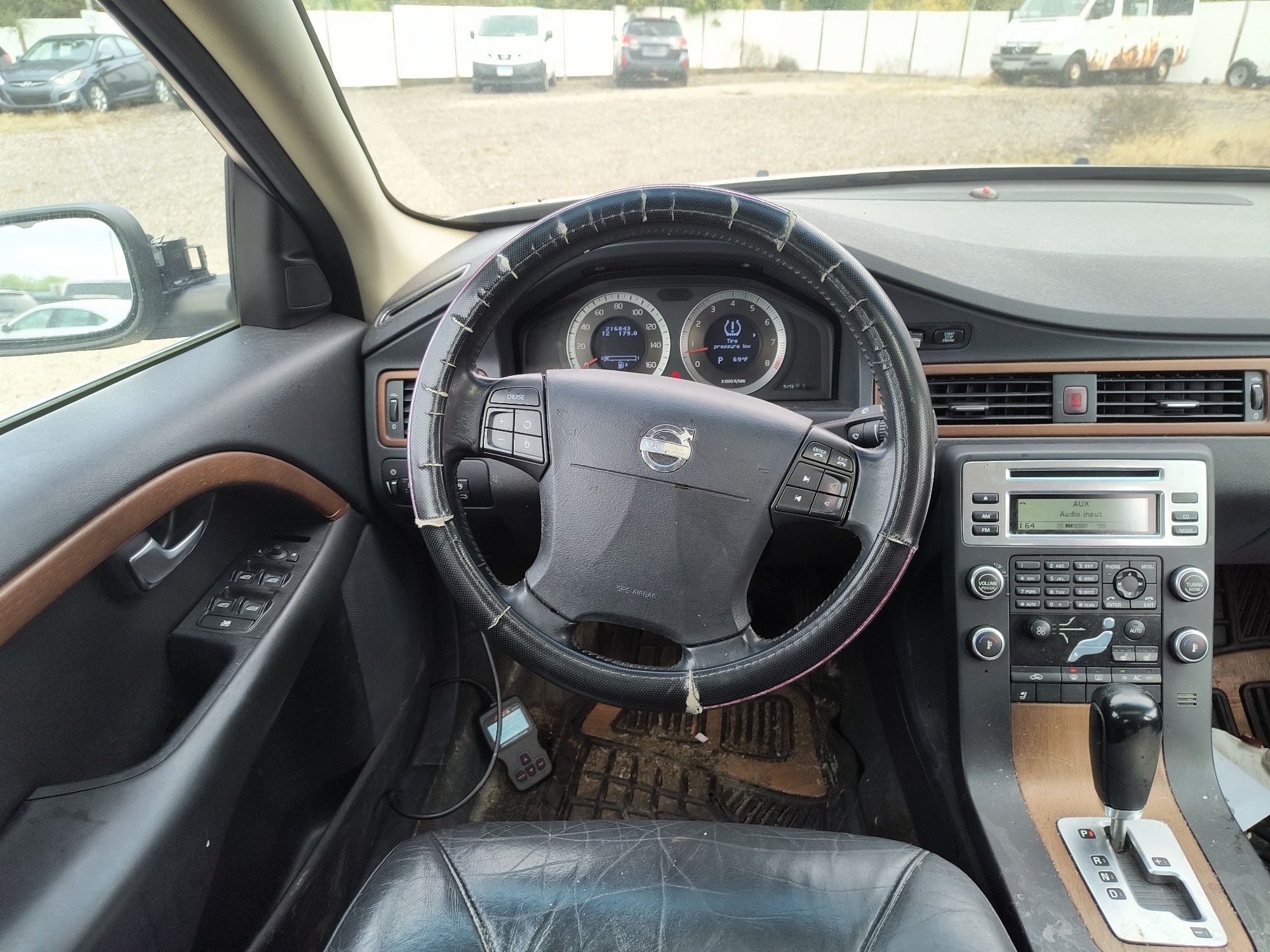 2009 volvo s80 3.2 with 216843 miles for sale near Elk River, Minnesota 106599_33_dash_from_driver.jpg