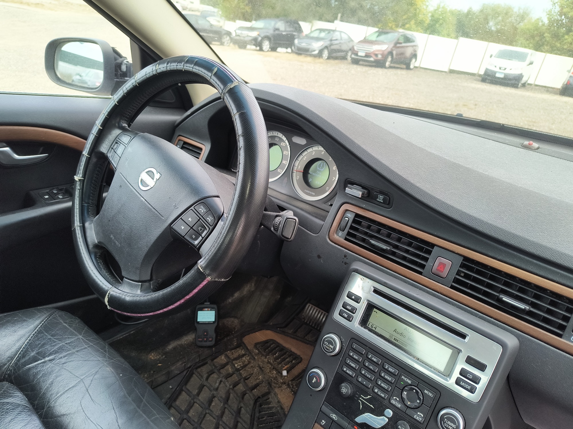 2009 volvo s80 3.2 with 216843 miles for sale near Elk River, Minnesota 106599_36_steering_wheel.jpg