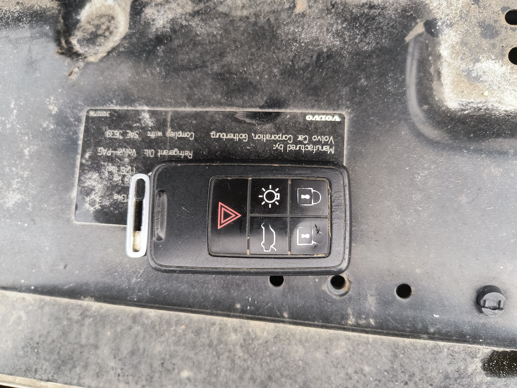 2009 volvo s80 3.2 with 216843 miles for sale near Elk River, Minnesota 106599_51_keys.jpg