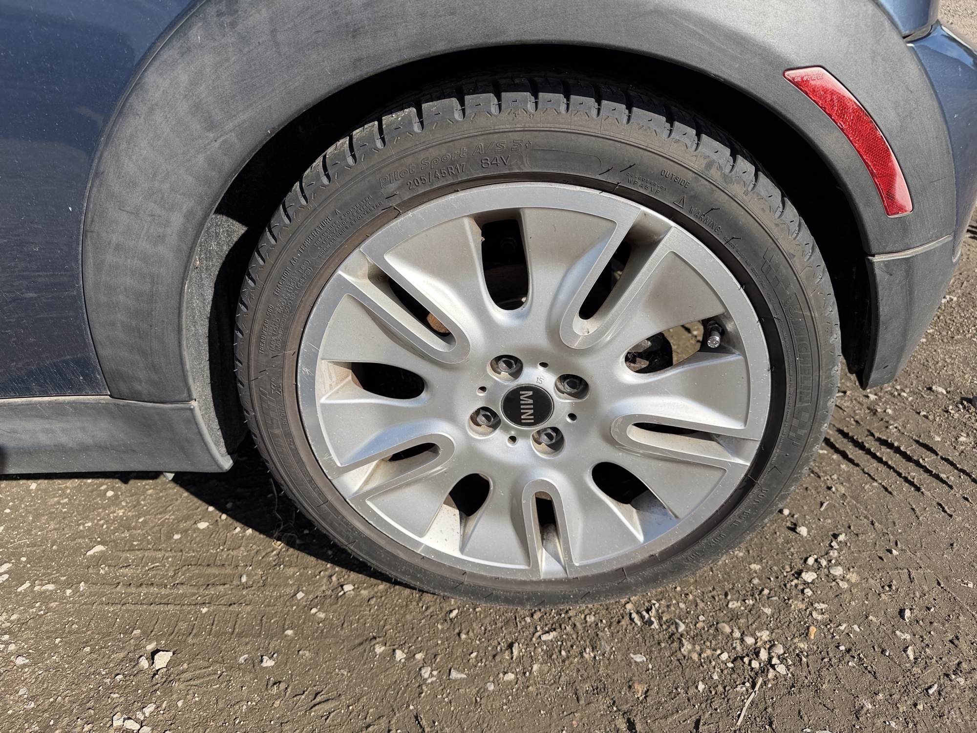 2010 mini cooper s with 98743 miles for sale near Elk River, Minnesota 106600_13_rear_drv_wheel.jpg