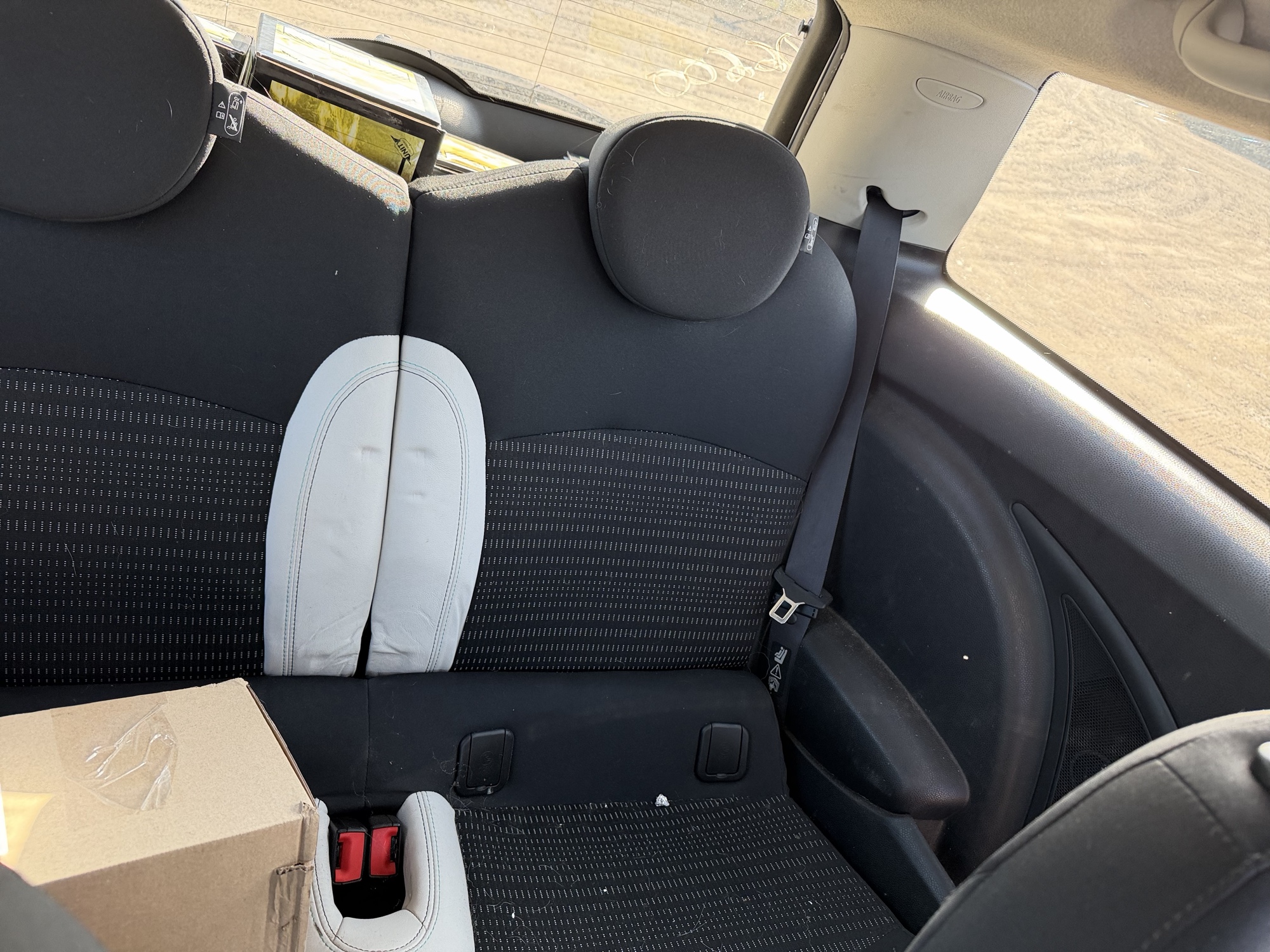 2010 mini cooper s with 98743 miles for sale near Elk River, Minnesota 106600_24_drv_rear_seat.jpg