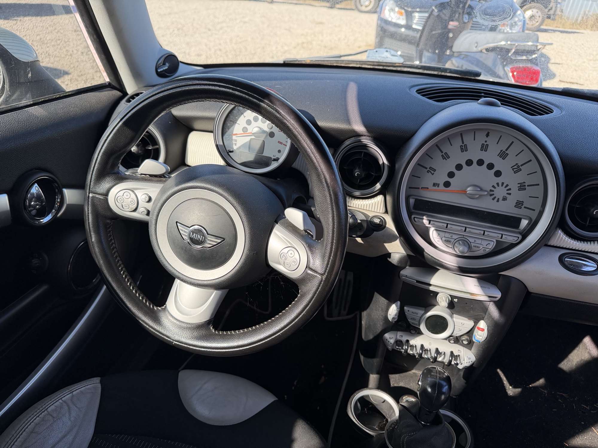 2010 mini cooper s with 98743 miles for sale near Elk River, Minnesota 106600_33_dash_from_driver.jpg