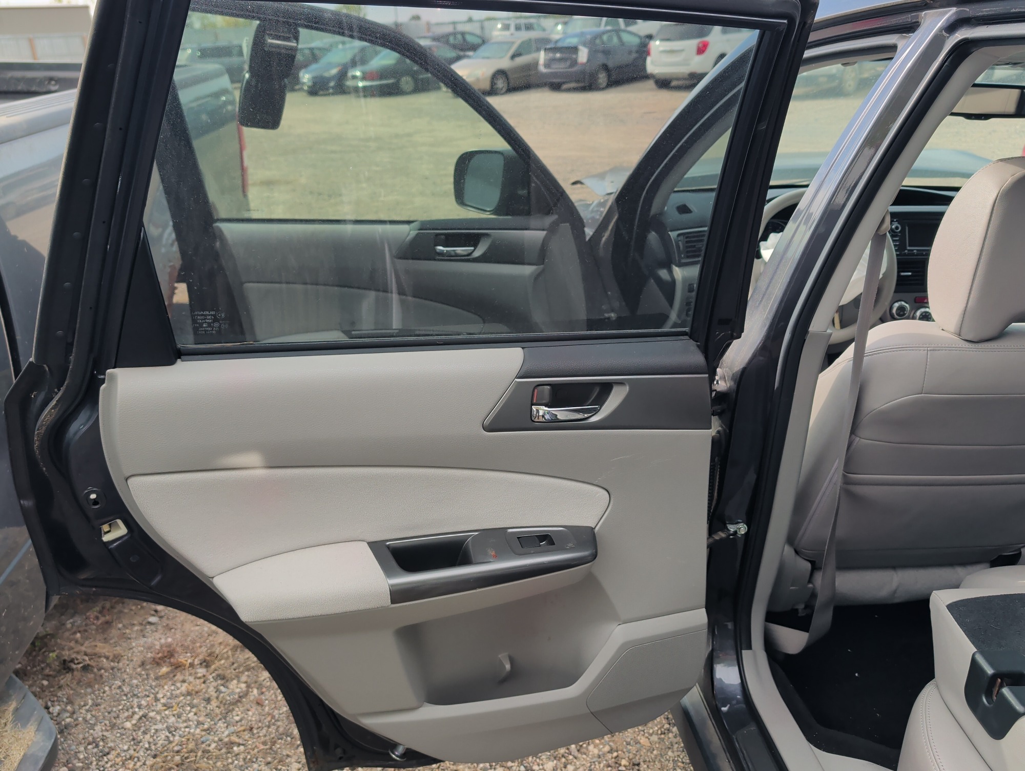 2013 subaru forester 2.5x-limited with 72734 miles for sale near Elk River, Minnesota 106603_25_drv_rear_door_panel.jpg