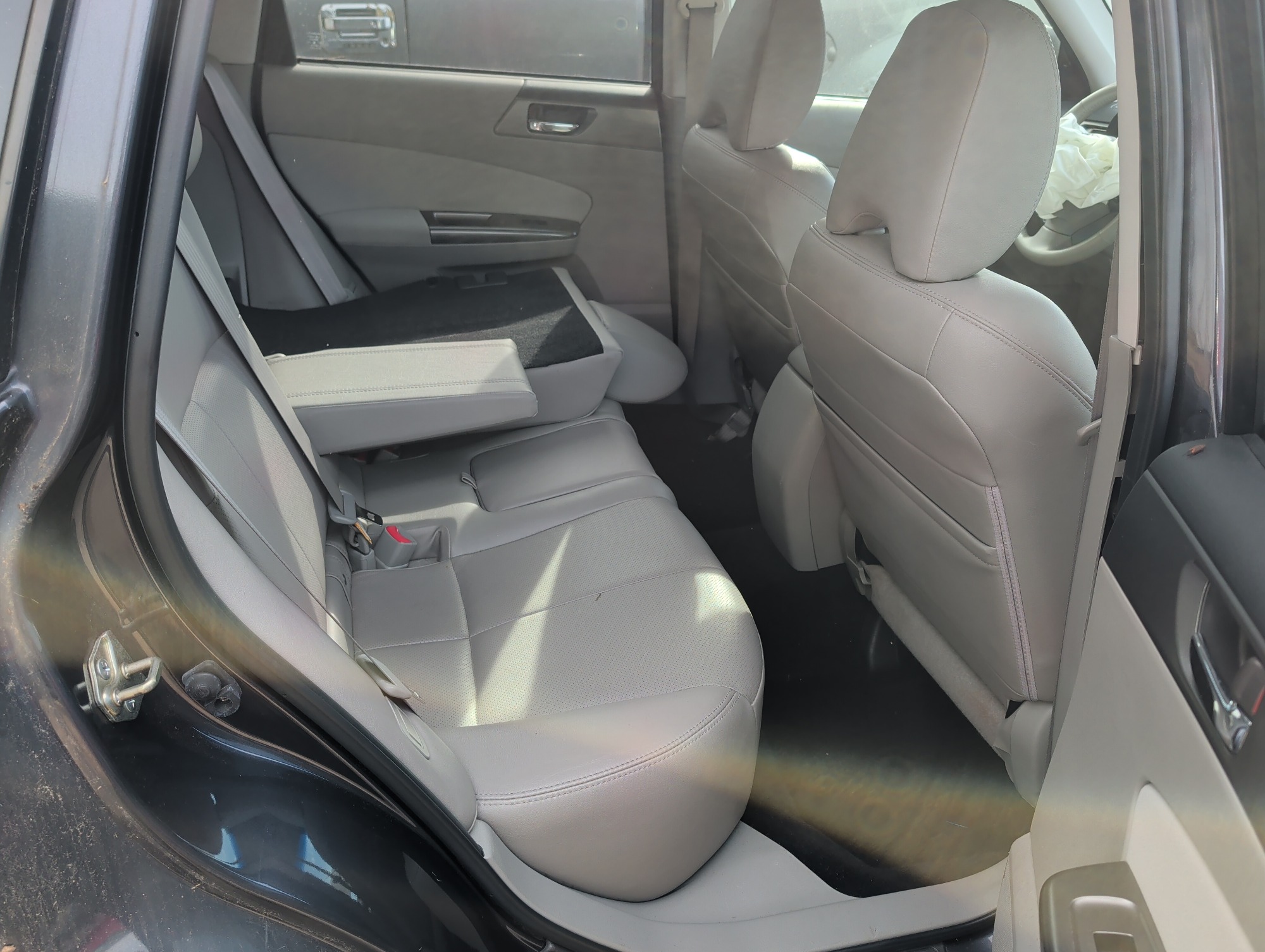 2013 subaru forester 2.5x-limited with 72734 miles for sale near Elk River, Minnesota 106603_28_pass_rear_seat.jpg