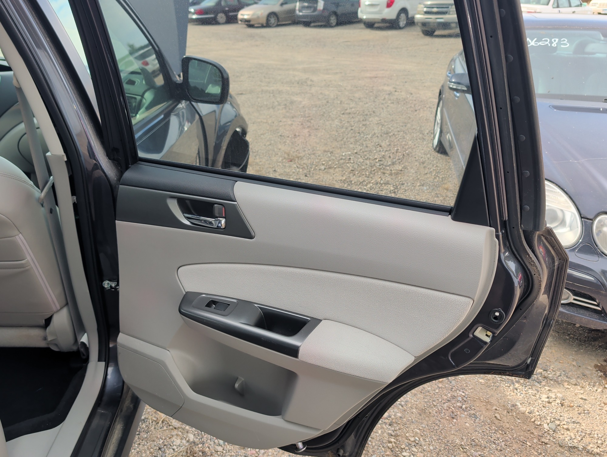 2013 subaru forester 2.5x-limited with 72734 miles for sale near Elk River, Minnesota 106603_30_pass_rear_door_panel.jpg