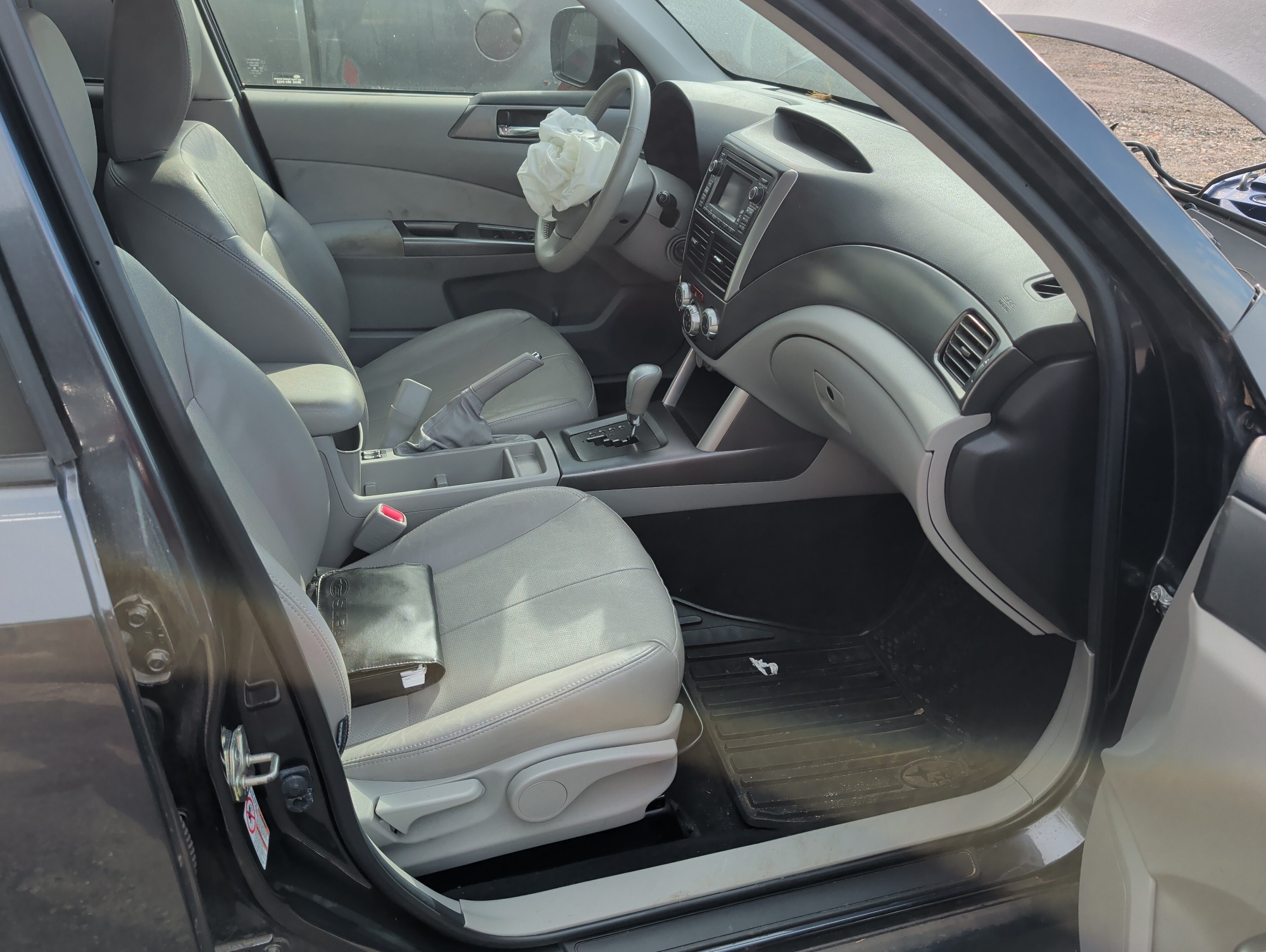 2013 subaru forester 2.5x-limited with 72734 miles for sale near Elk River, Minnesota 106603_31_passenger_seat.jpg