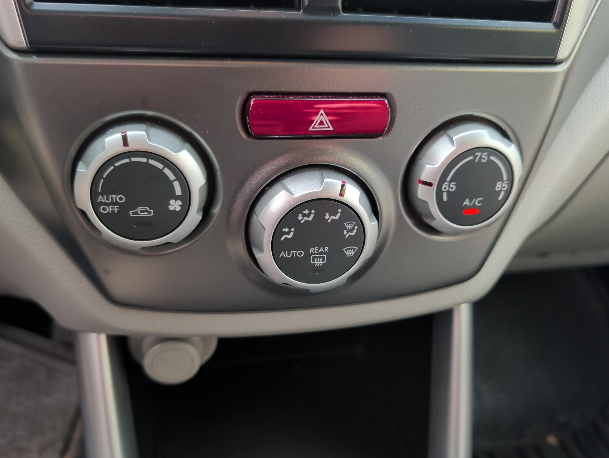 2013 subaru forester 2.5x-limited with 72734 miles for sale near Elk River, Minnesota 106603_40_climate_control.jpg