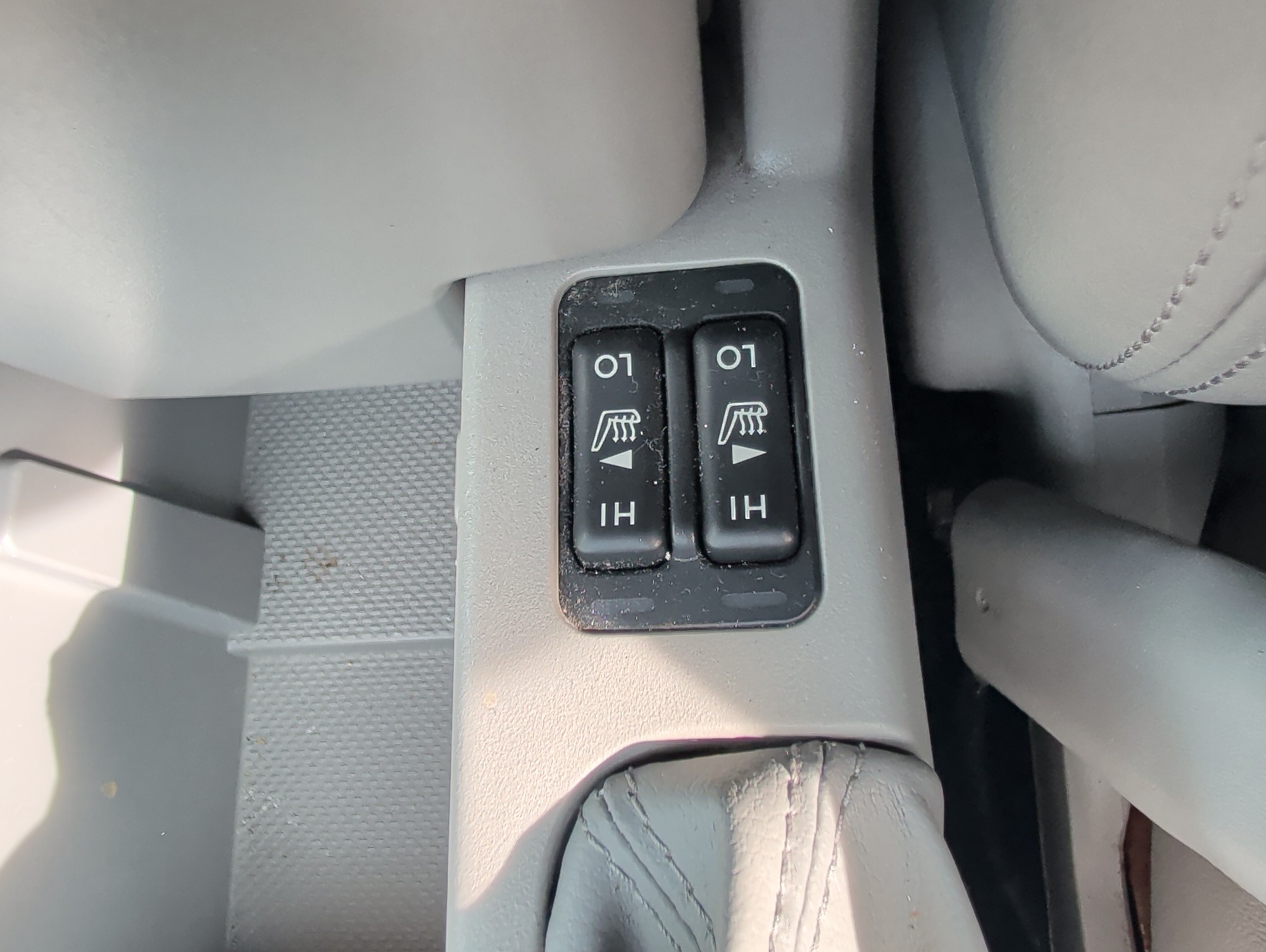2013 subaru forester 2.5x-limited with 72734 miles for sale near Elk River, Minnesota 106603_42_heated_seat_switches.jpg