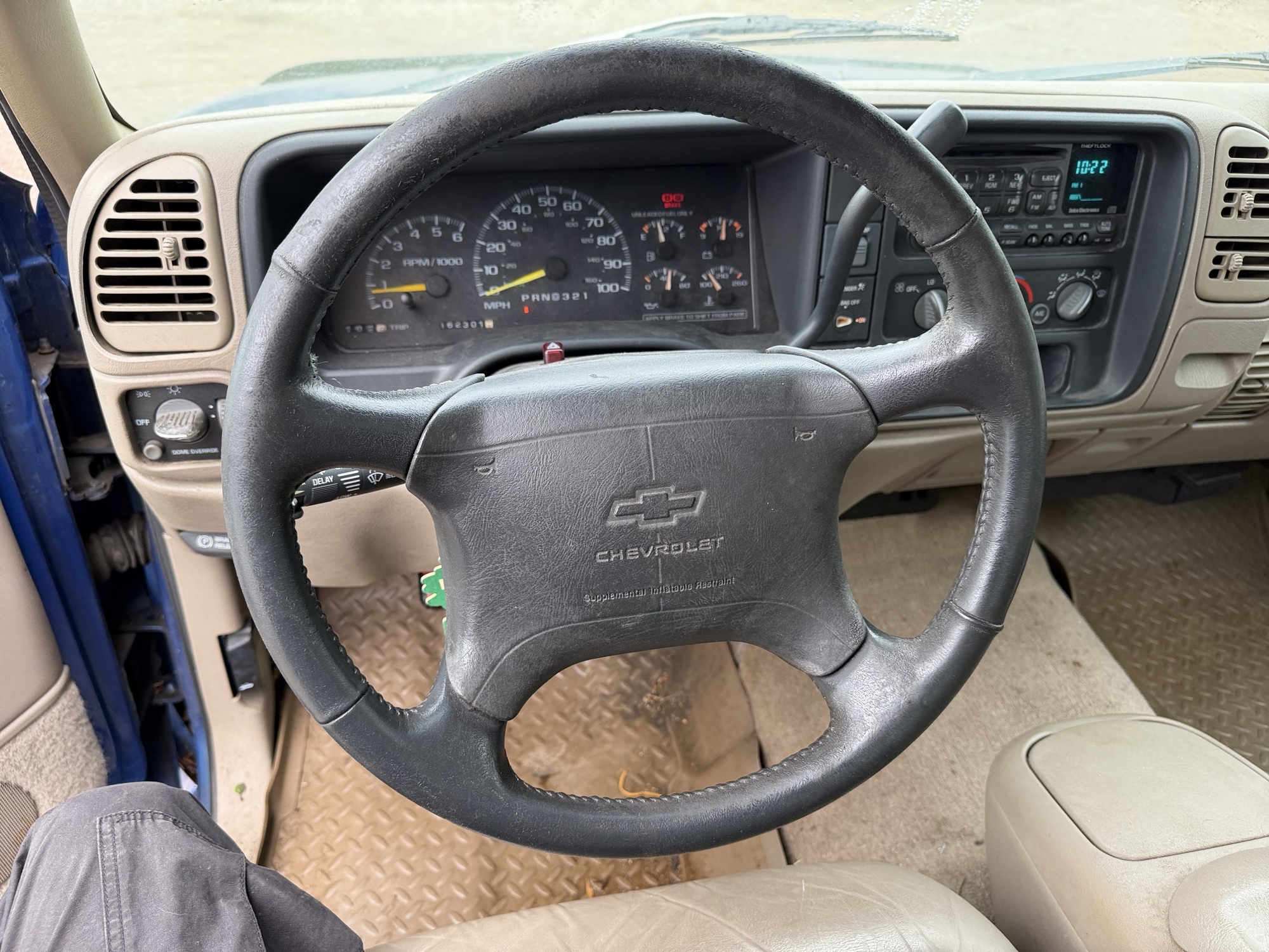 1997 chevrolet c-k-1500 ext.-cab-6.5-ft.-bed-4wd with 162301 miles for sale near Elk River, Minnesota 106604_36_steering_wheel.jpg