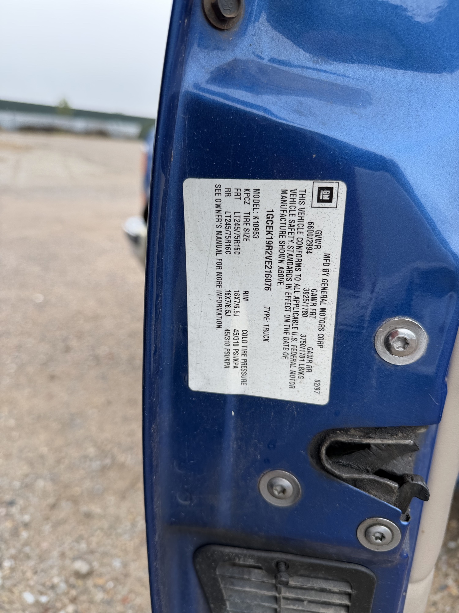 1997 chevrolet c-k-1500 ext.-cab-6.5-ft.-bed-4wd with 162301 miles for sale near Elk River, Minnesota 106604_47_door_vin_sticker.jpg