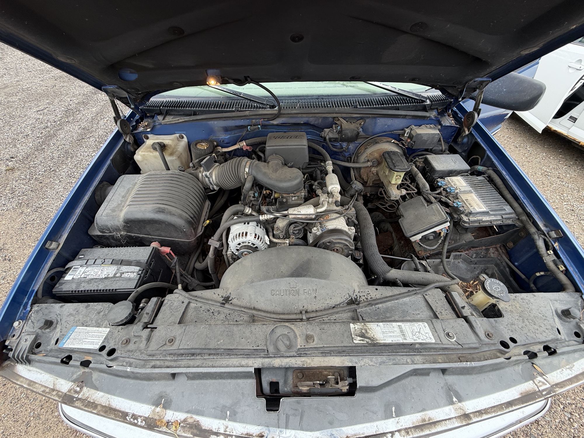 1997 chevrolet c-k-1500 ext.-cab-6.5-ft.-bed-4wd with 162301 miles for sale near Elk River, Minnesota 106604_49_engine_bay.jpg