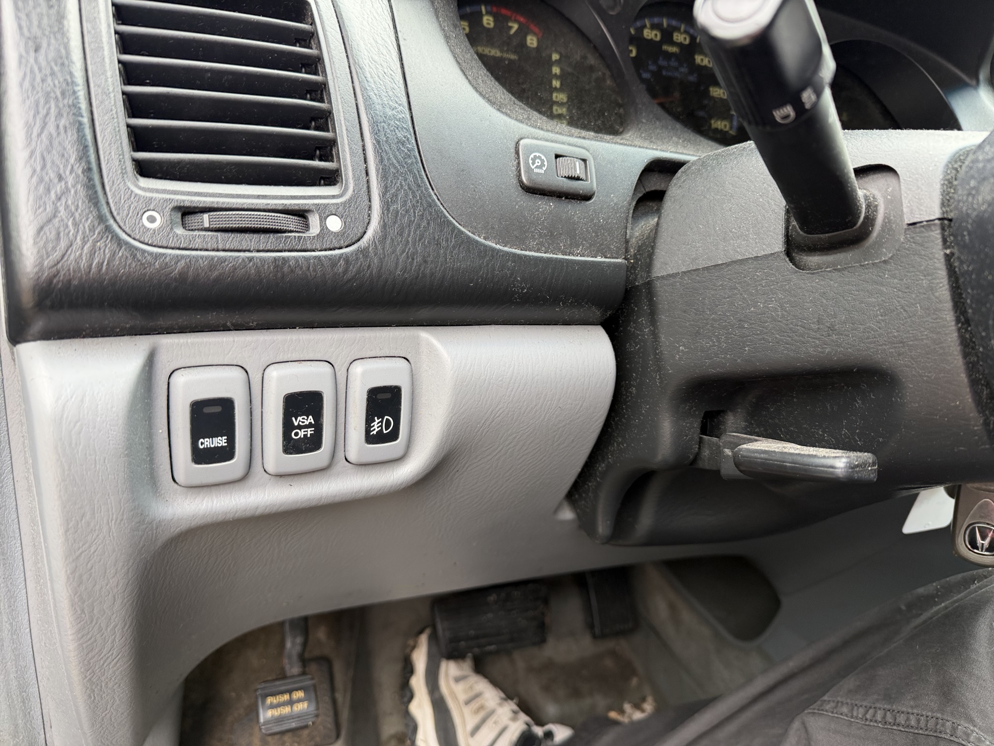 2006 acura mdx touring with 221119 miles for sale near Elk River, Minnesota 106605_37_left_of_steering_wheel.jpg