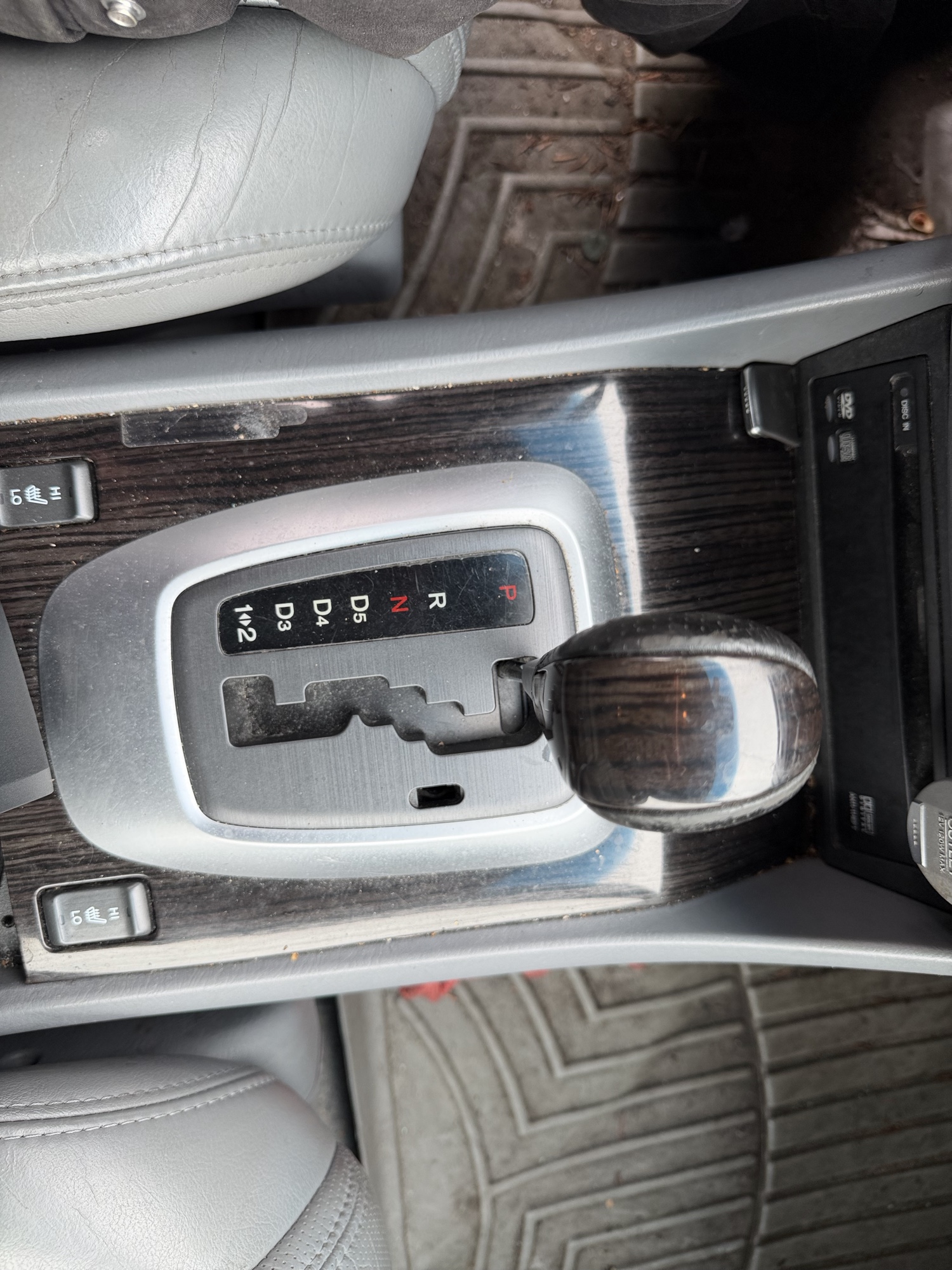 2006 acura mdx touring with 221119 miles for sale near Elk River, Minnesota 106605_41_shifter.jpg