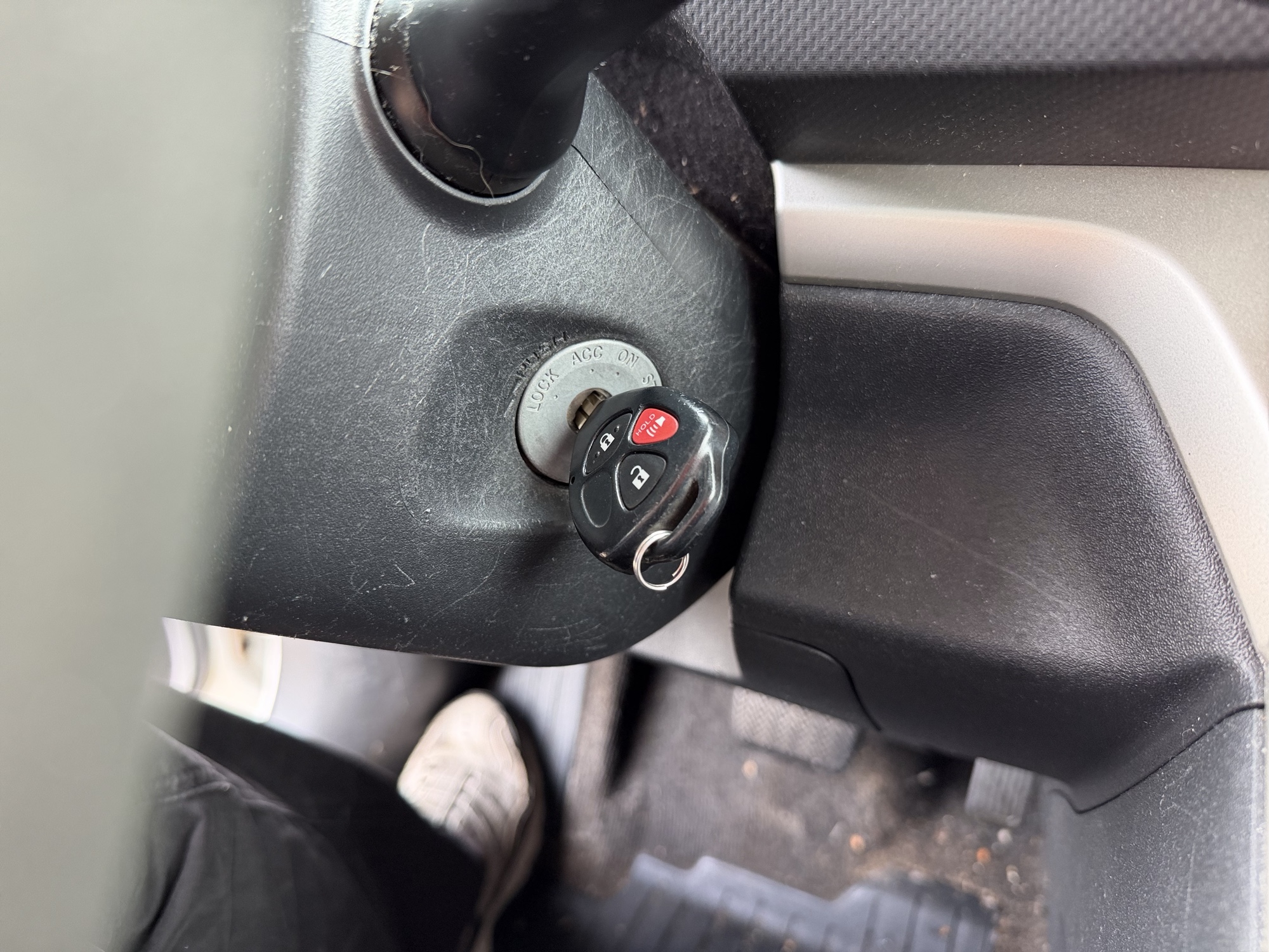 2010 scion xb 5-door-wagon-5-spd-mt with 219543 miles for sale near Elk River, Minnesota 106606_51_keys.jpg