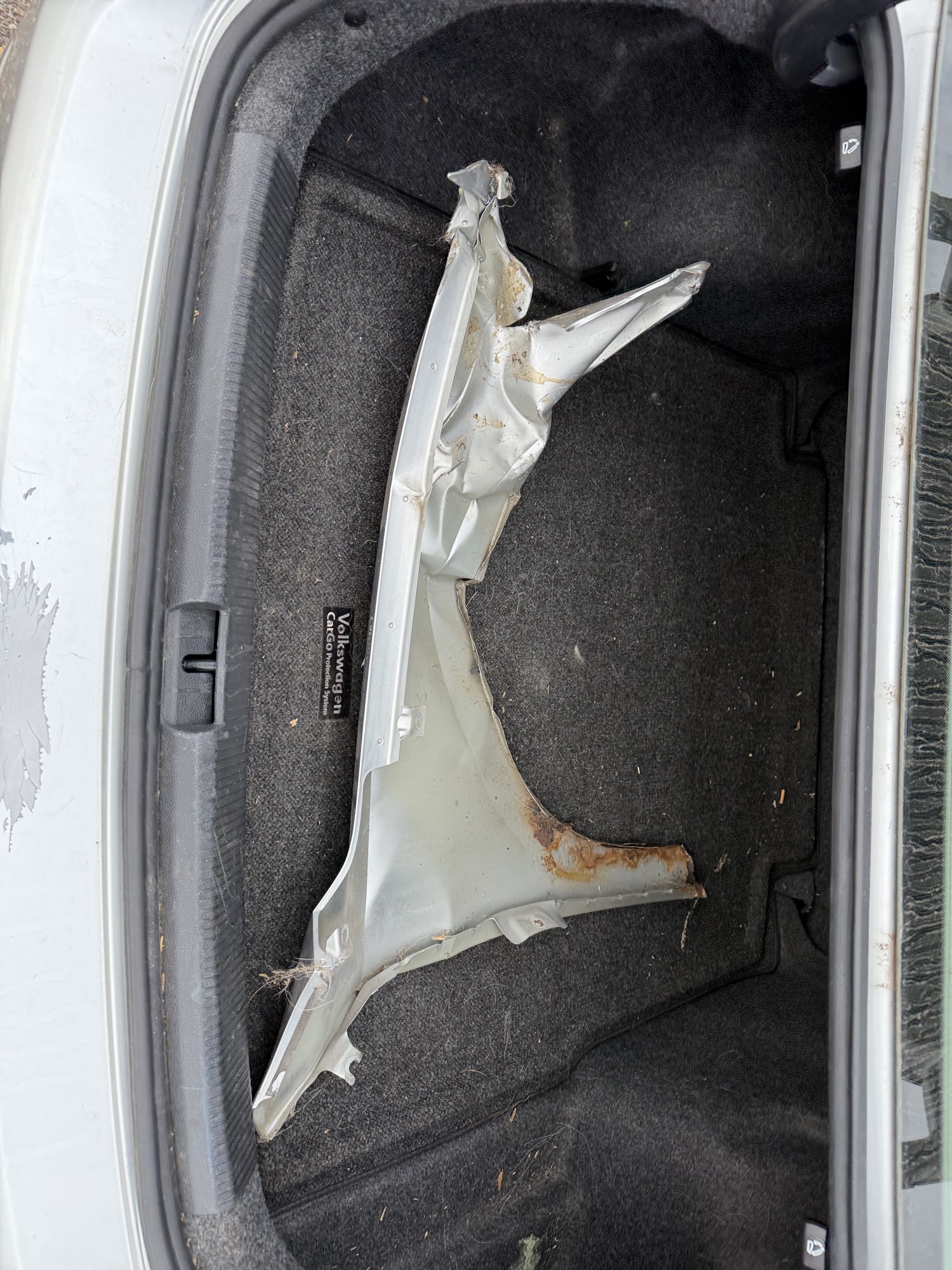 2013 volkswagen passat 2.5l-sel with 160900 miles for sale near Elk River, Minnesota 106607_26_trunk.jpg