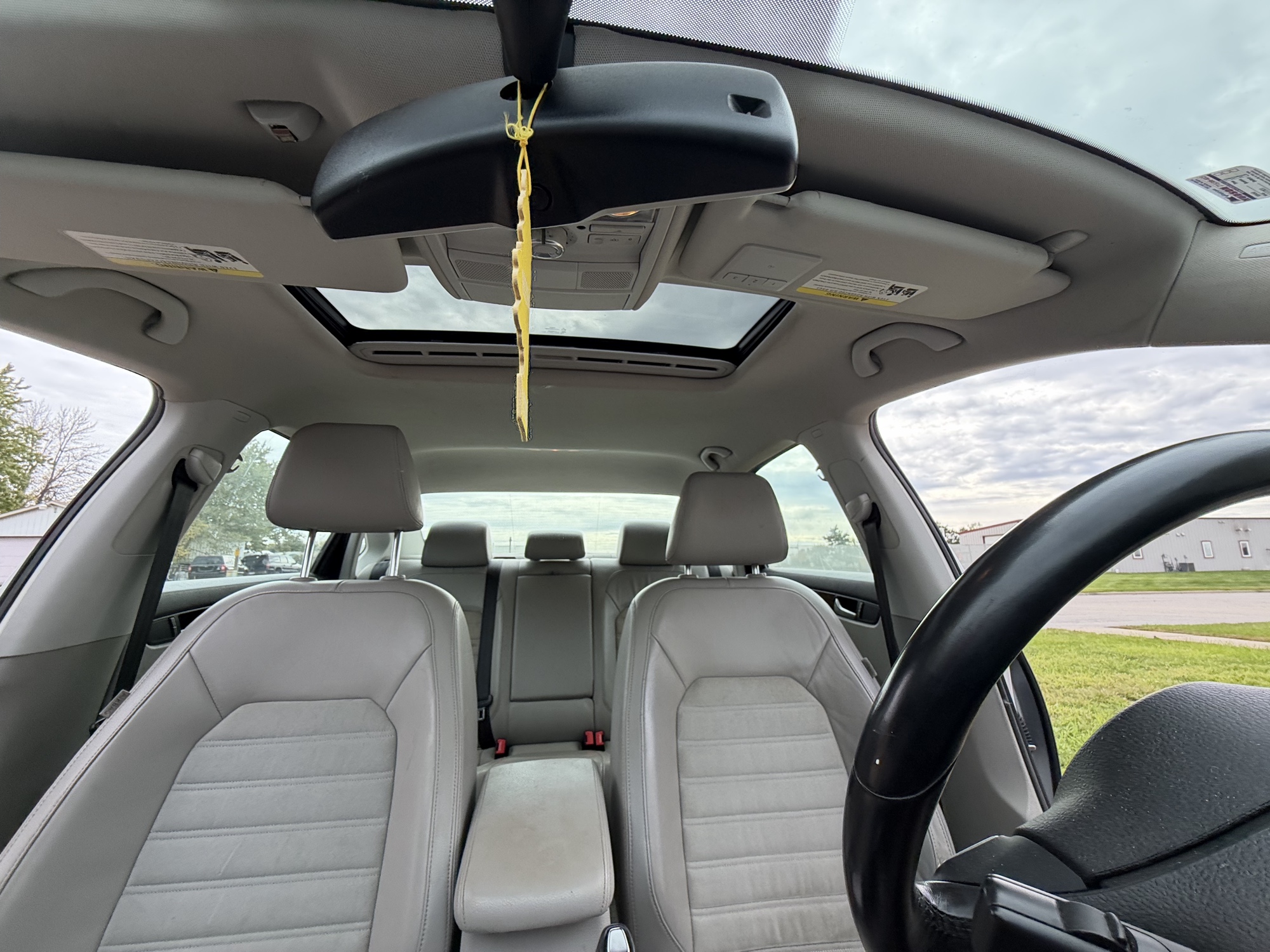 2013 volkswagen passat 2.5l-sel with 160900 miles for sale near Elk River, Minnesota 106607_35_headliner_sunroof.jpg